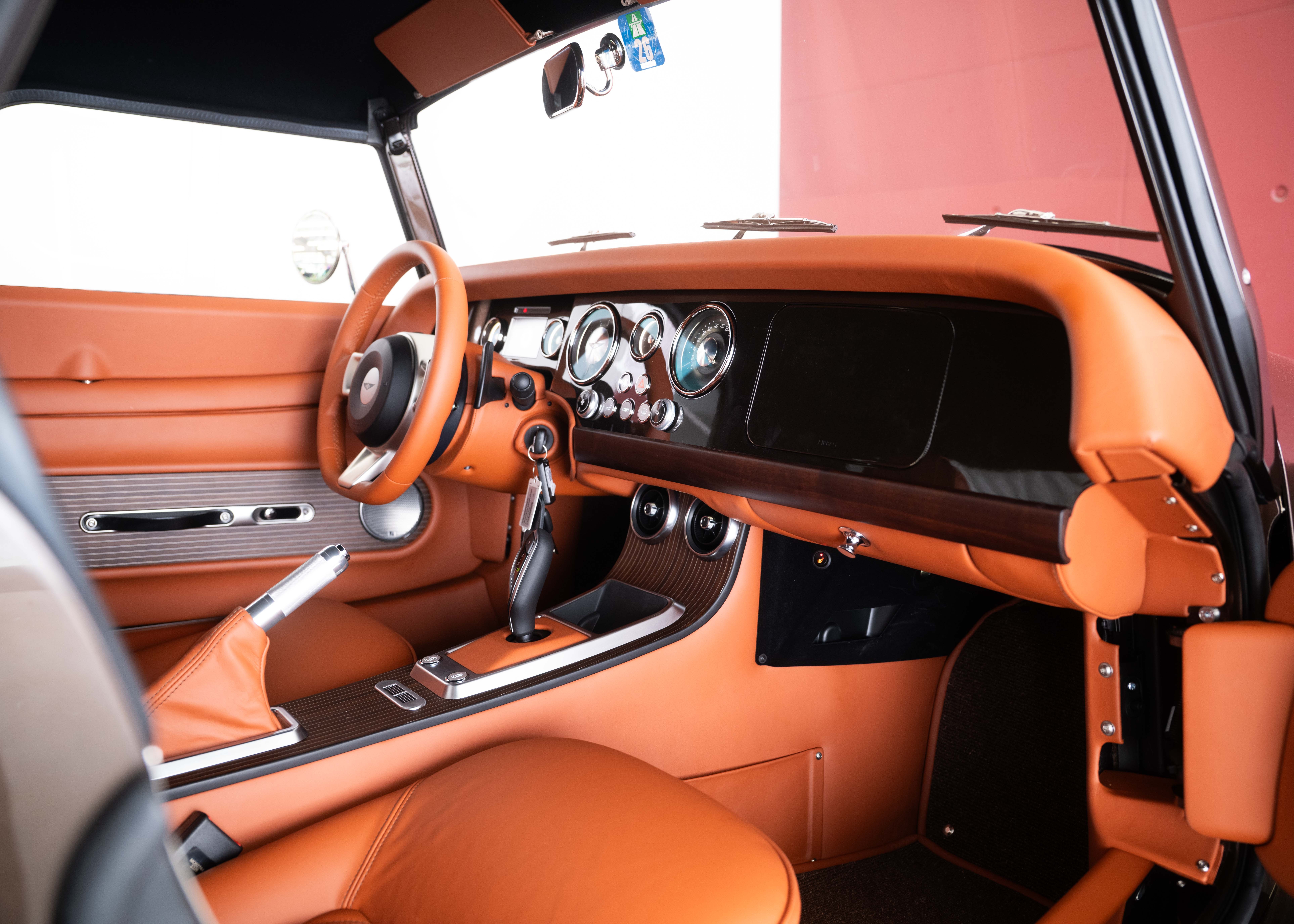 Image MORGAN PLUS-SIX Supersport 3.0 Bespoke (Swiss new car, special custom paint, full options, 42-month factory warranty)