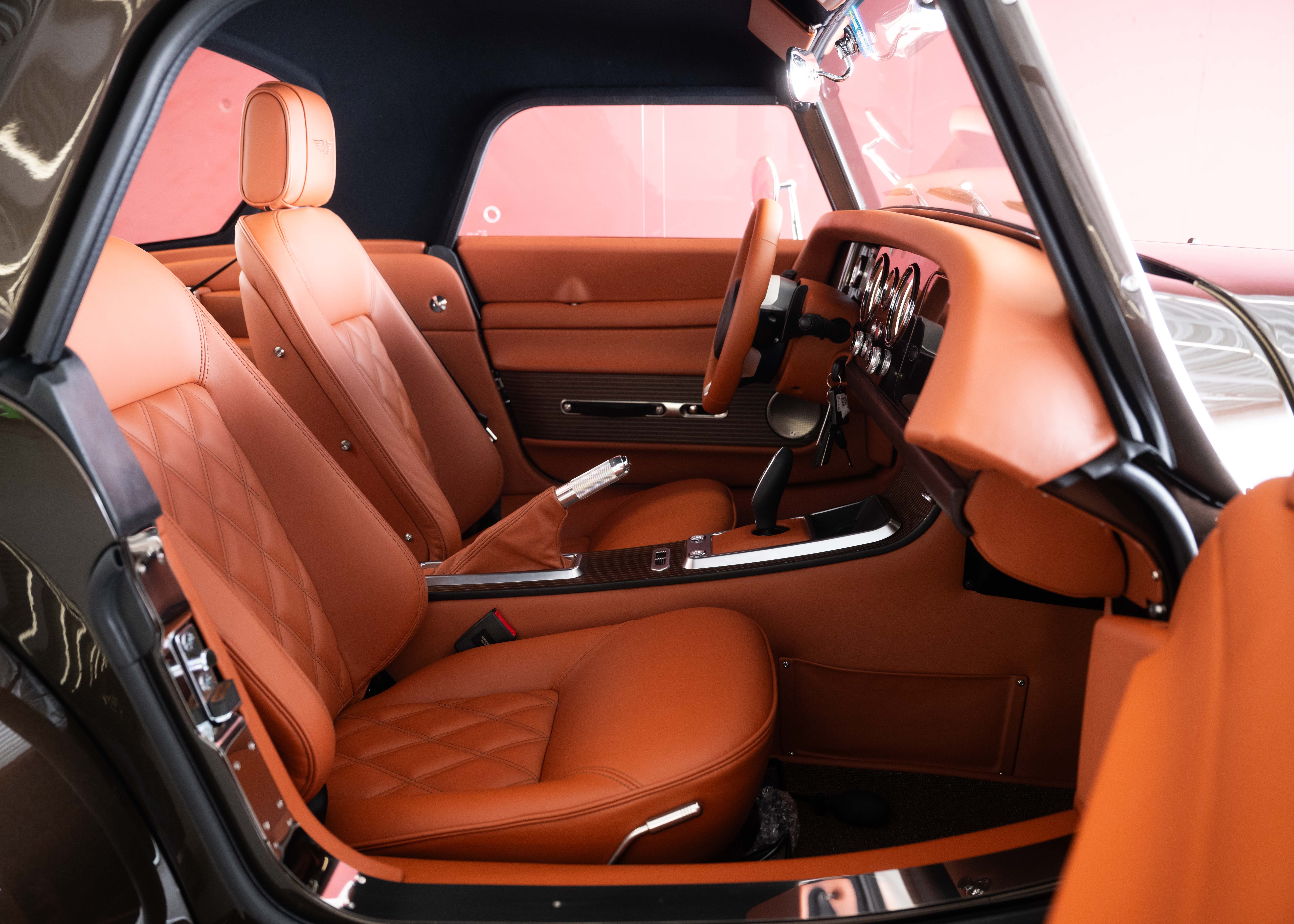 Image MORGAN PLUS-SIX Supersport 3.0 Bespoke (Swiss new car, special custom paint, full options, 42-month factory warranty)