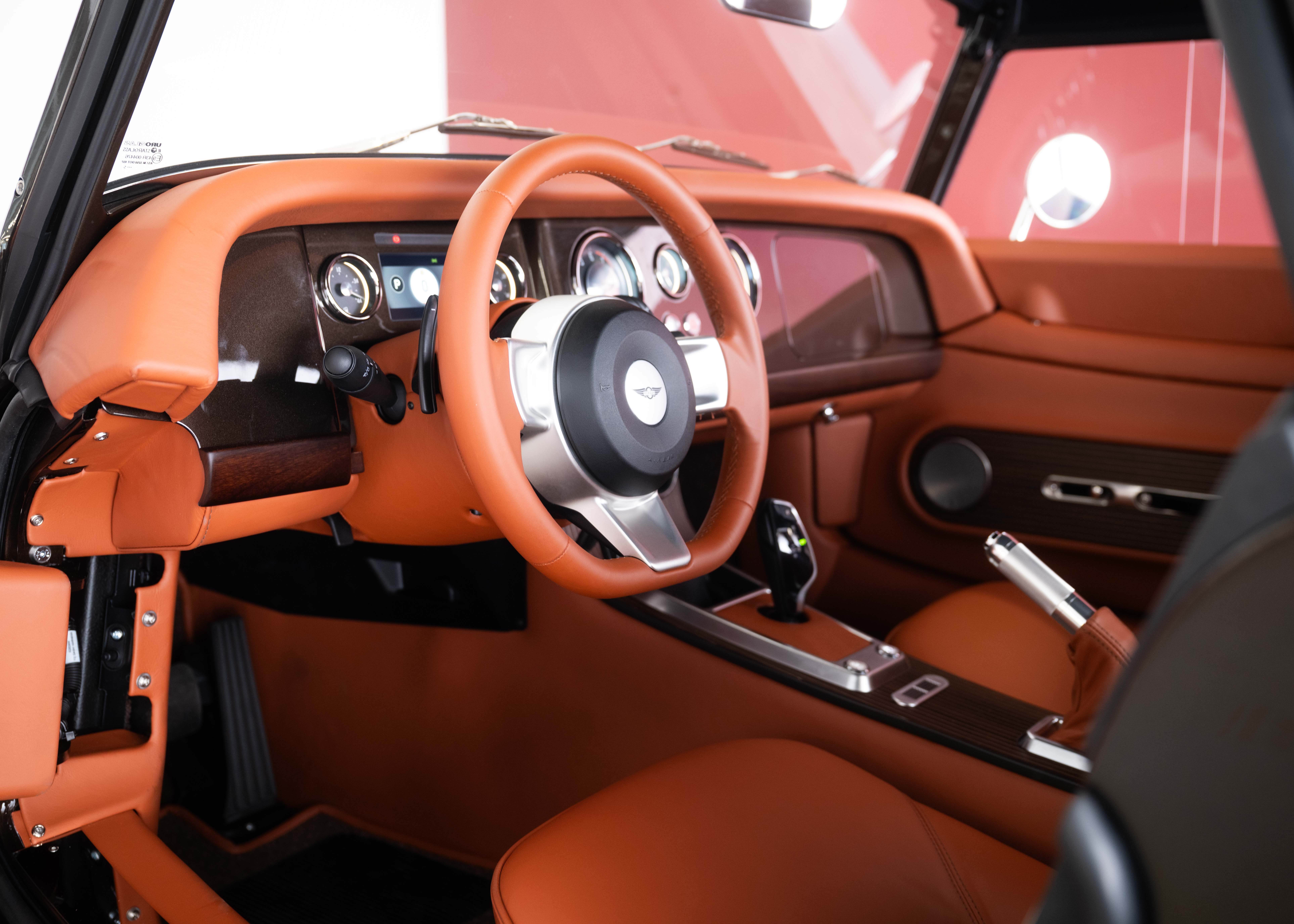 Image MORGAN PLUS-SIX Supersport 3.0 Bespoke (Swiss new car, special custom paint, full options, 42-month factory warranty)