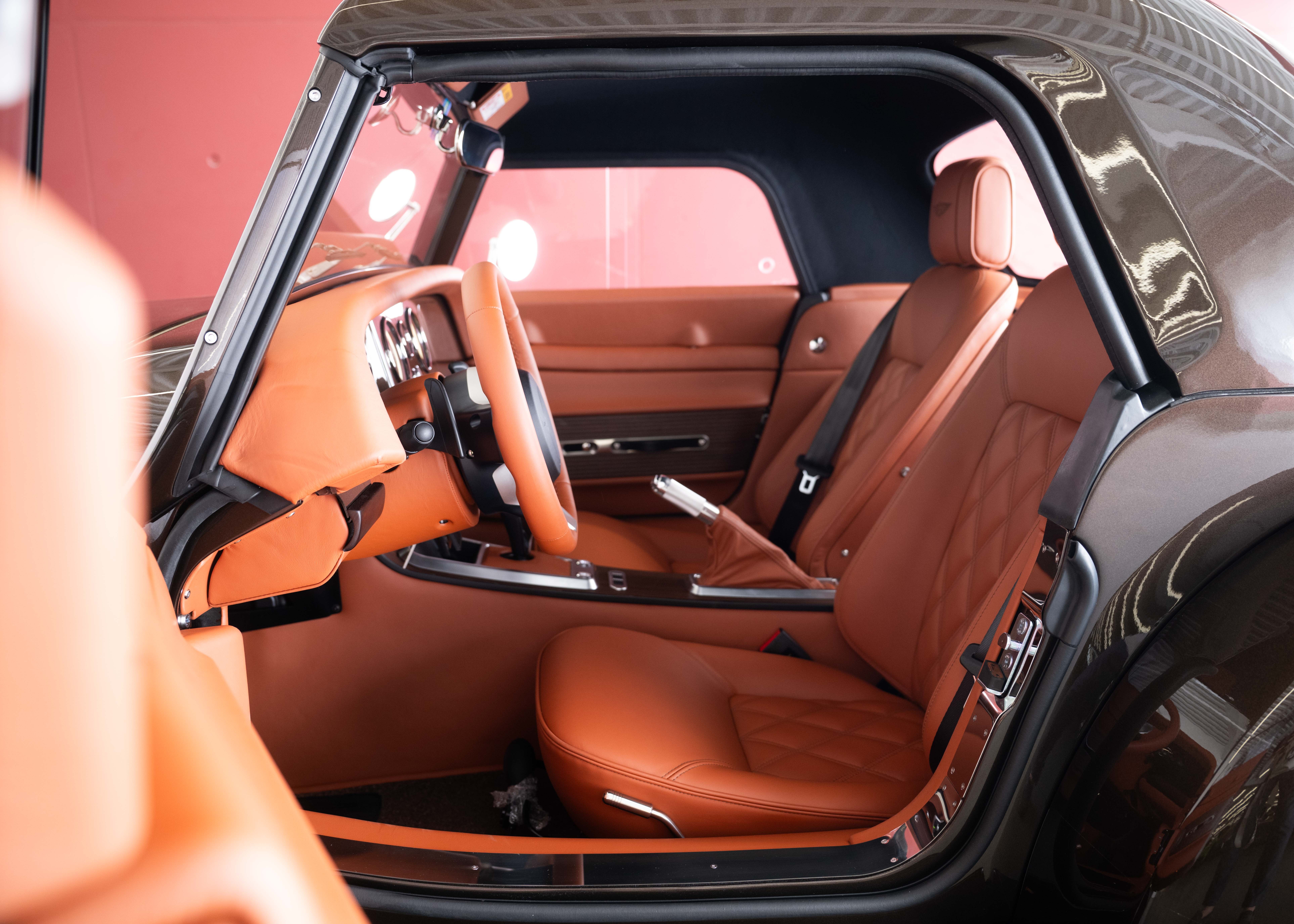 Image MORGAN PLUS-SIX Supersport 3.0 Bespoke (Swiss new car, special custom paint, full options, 42-month factory warranty)