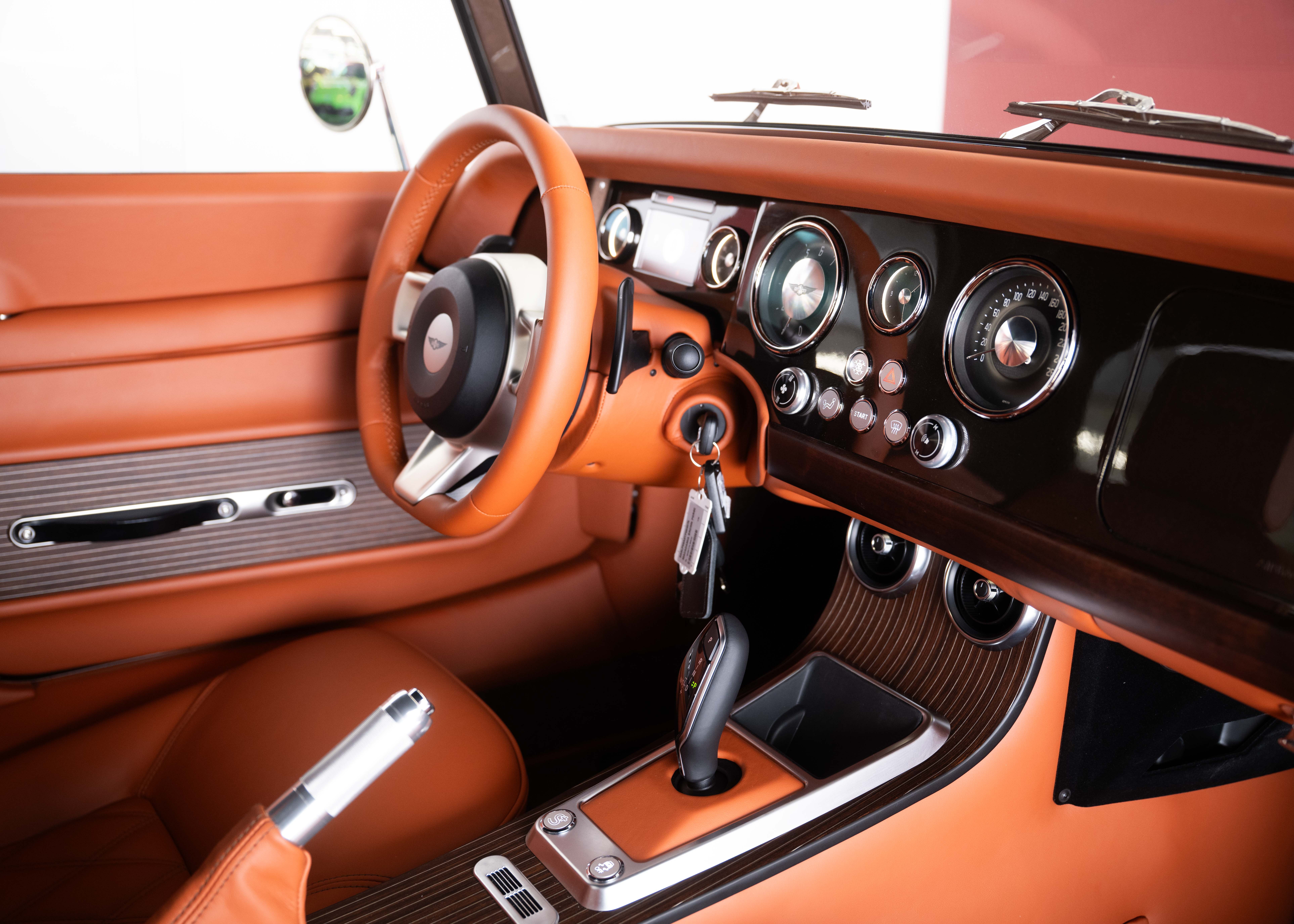 Image MORGAN PLUS-SIX Supersport 3.0 Bespoke (Swiss new car, special custom paint, full options, 42-month factory warranty)