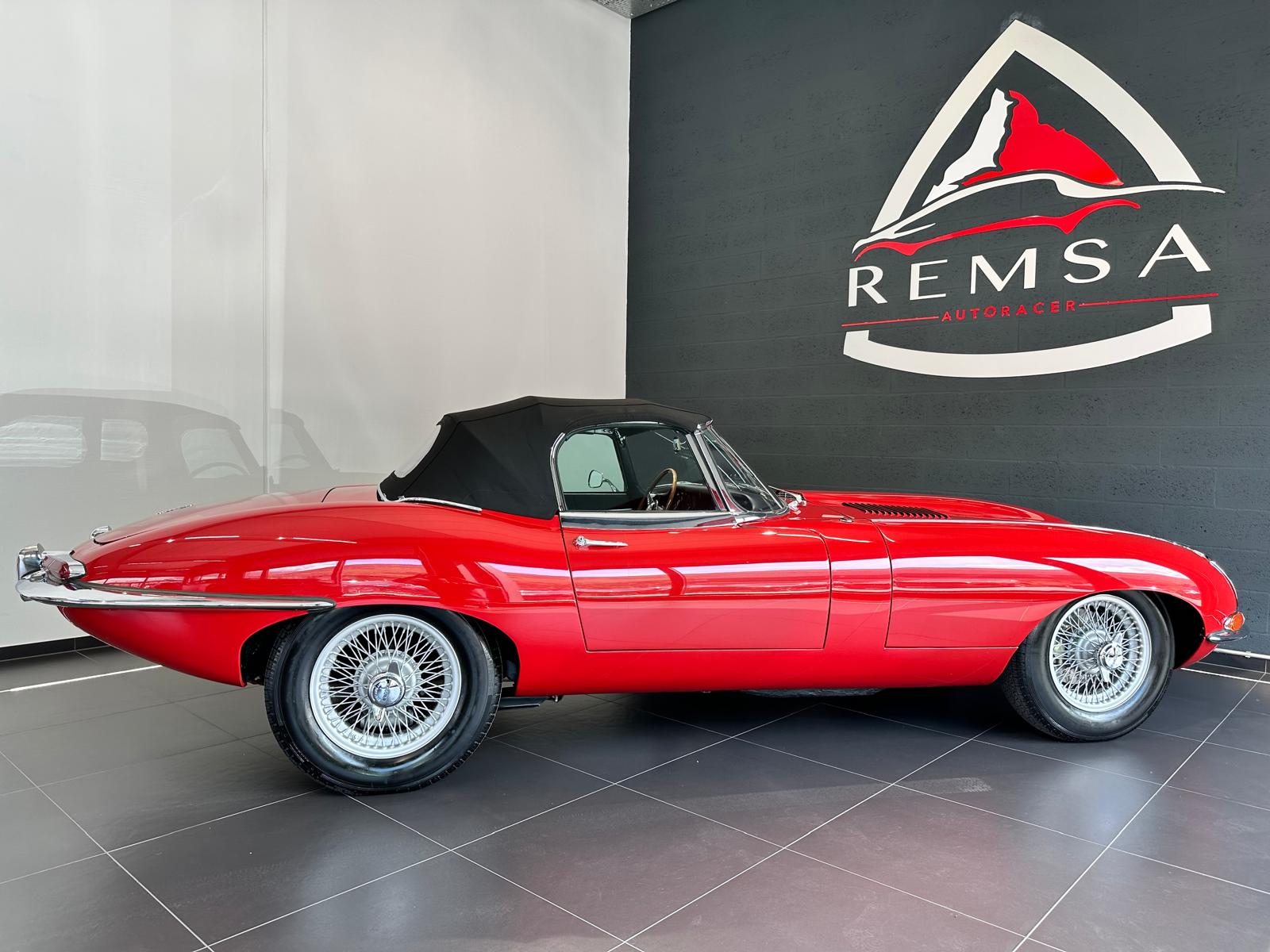 JAGUAR E-Type Cabriolet série 1.5 4.2-image-4