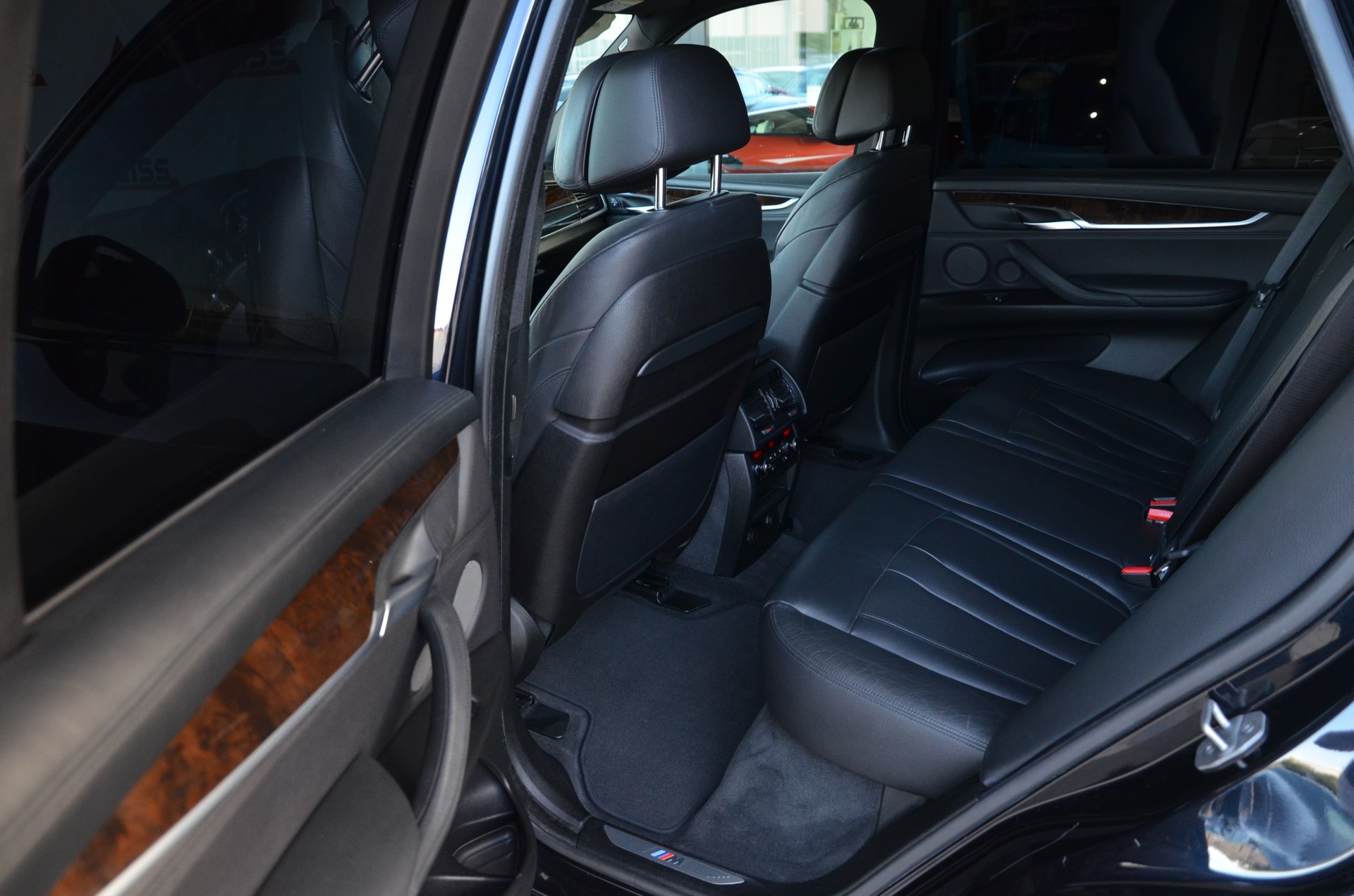 BMW X5 xDrive 50i Steptronic M-Sportpaket*Frisch ab MFK,1 Jahr oder 20000km Garantie*-image-11