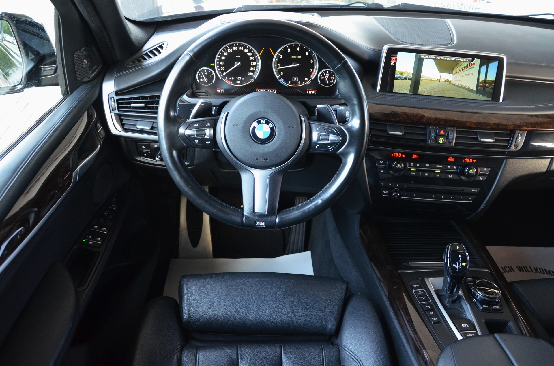 BMW X5 xDrive 50i Steptronic M-Sportpaket*Frisch ab MFK,1 Jahr oder 20000km Garantie*-image-10