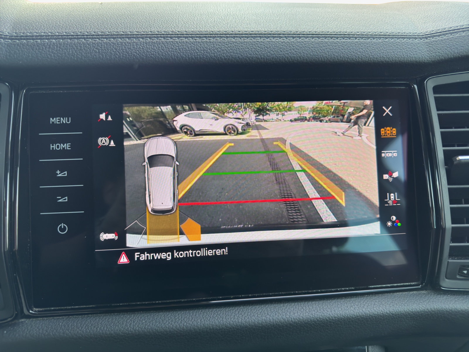 SKODA Kodiaq 2.0 TSI 4x4 Clever-image-15