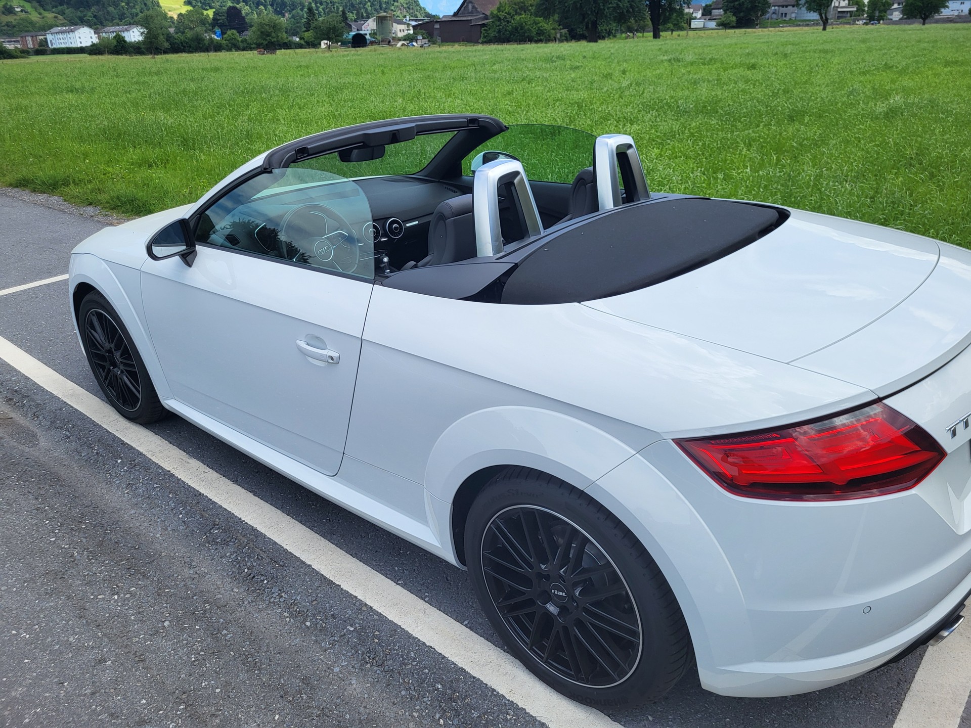 AUDI TT 1.8T Roadster-image-1