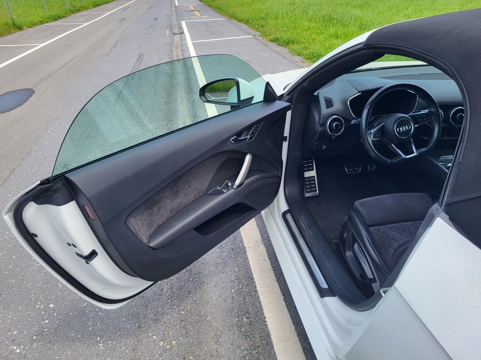 AUDI TT 1.8T Roadster-image-3