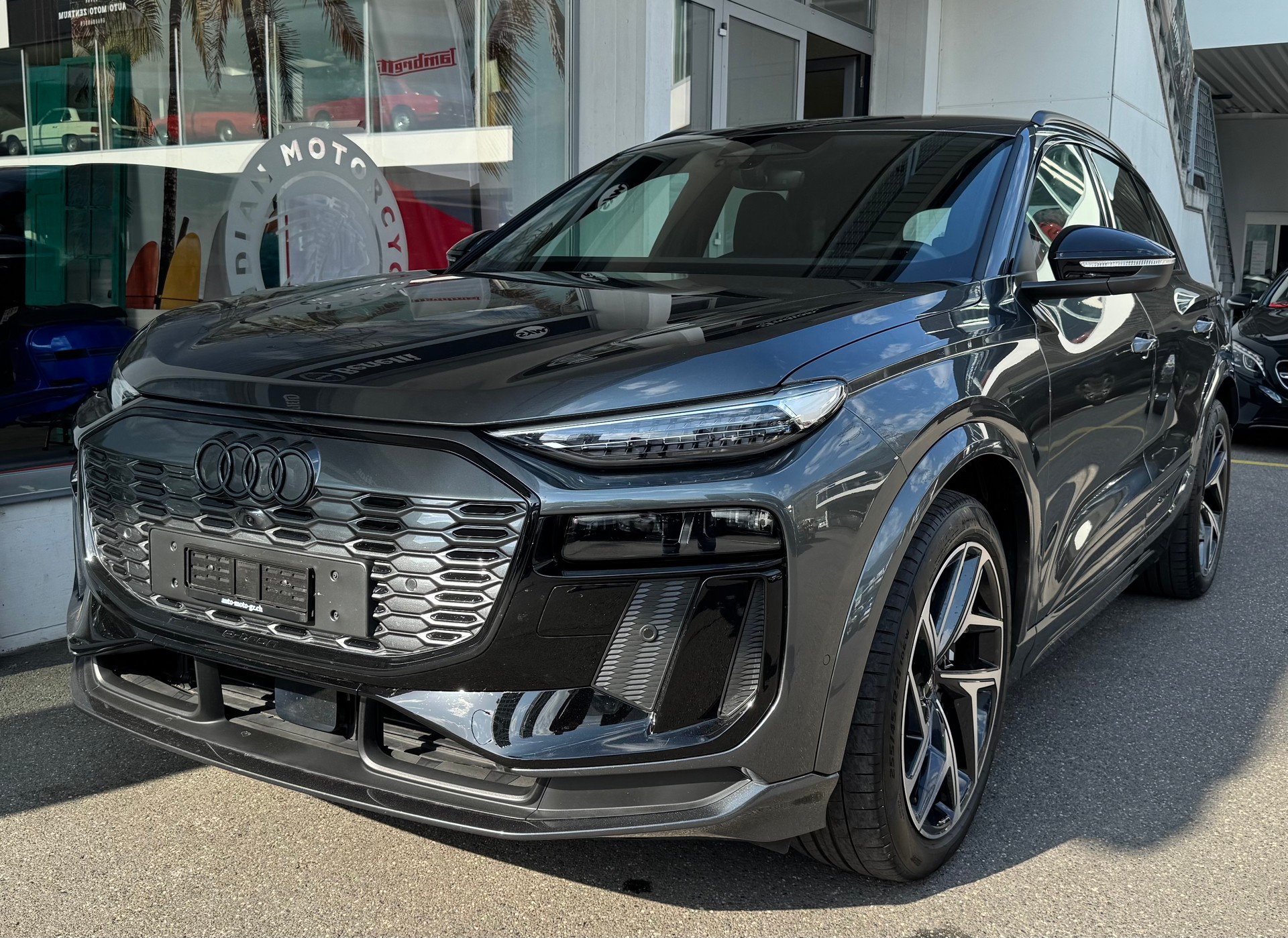 AUDI SQ6 e-tron quattro-image-5