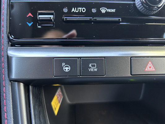 LEXUS LBX AWD Emotion CVT-image-13