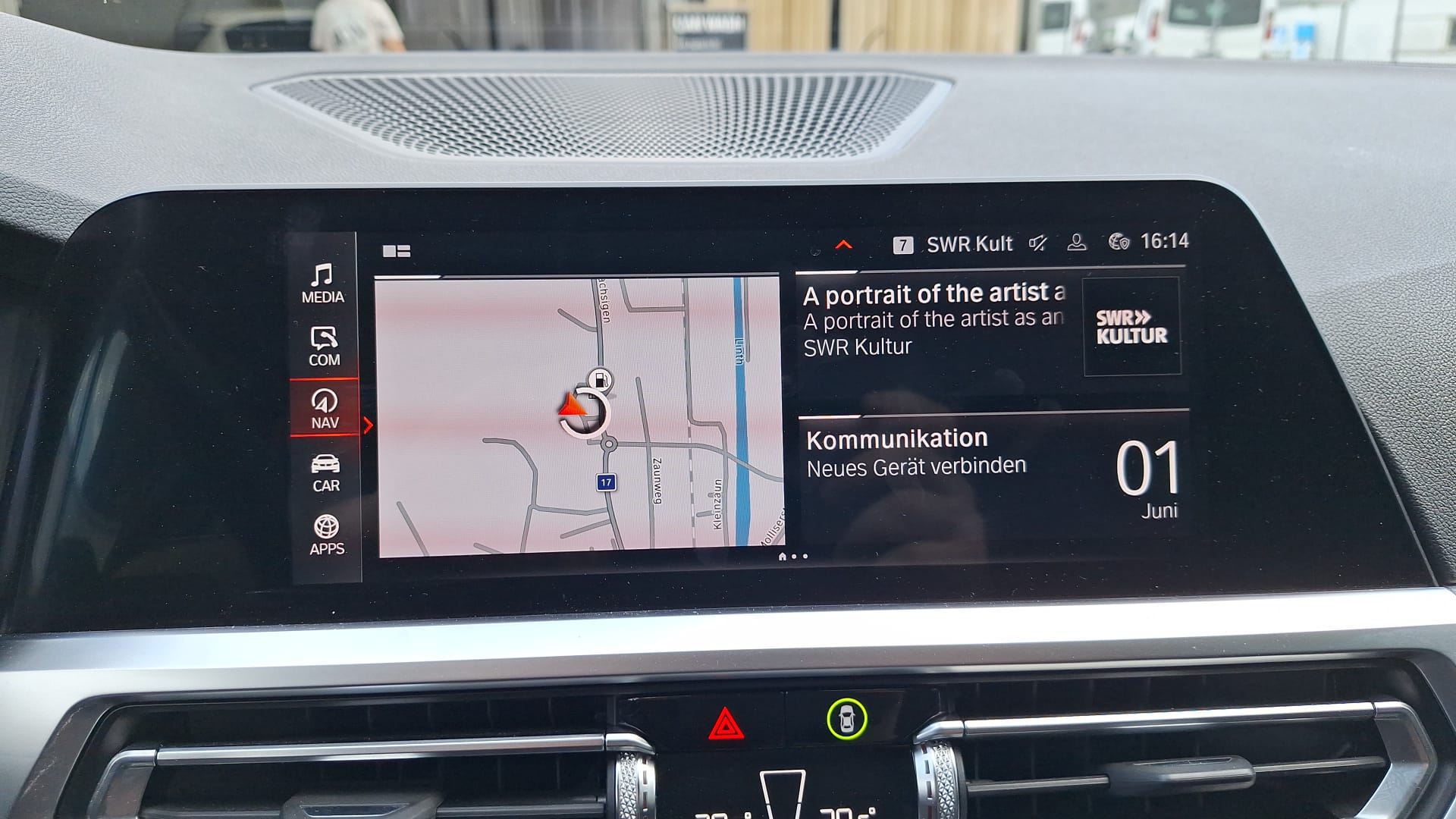 BMW 320d xDrive 48V Touring Steptronic-image-11