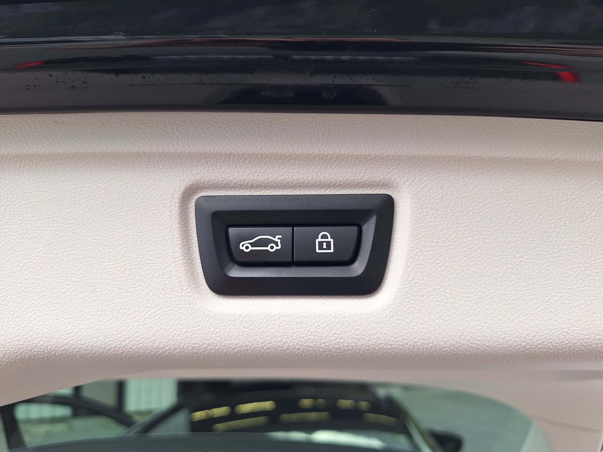 BMW 320d xDrive 48V Touring Steptronic-image-14