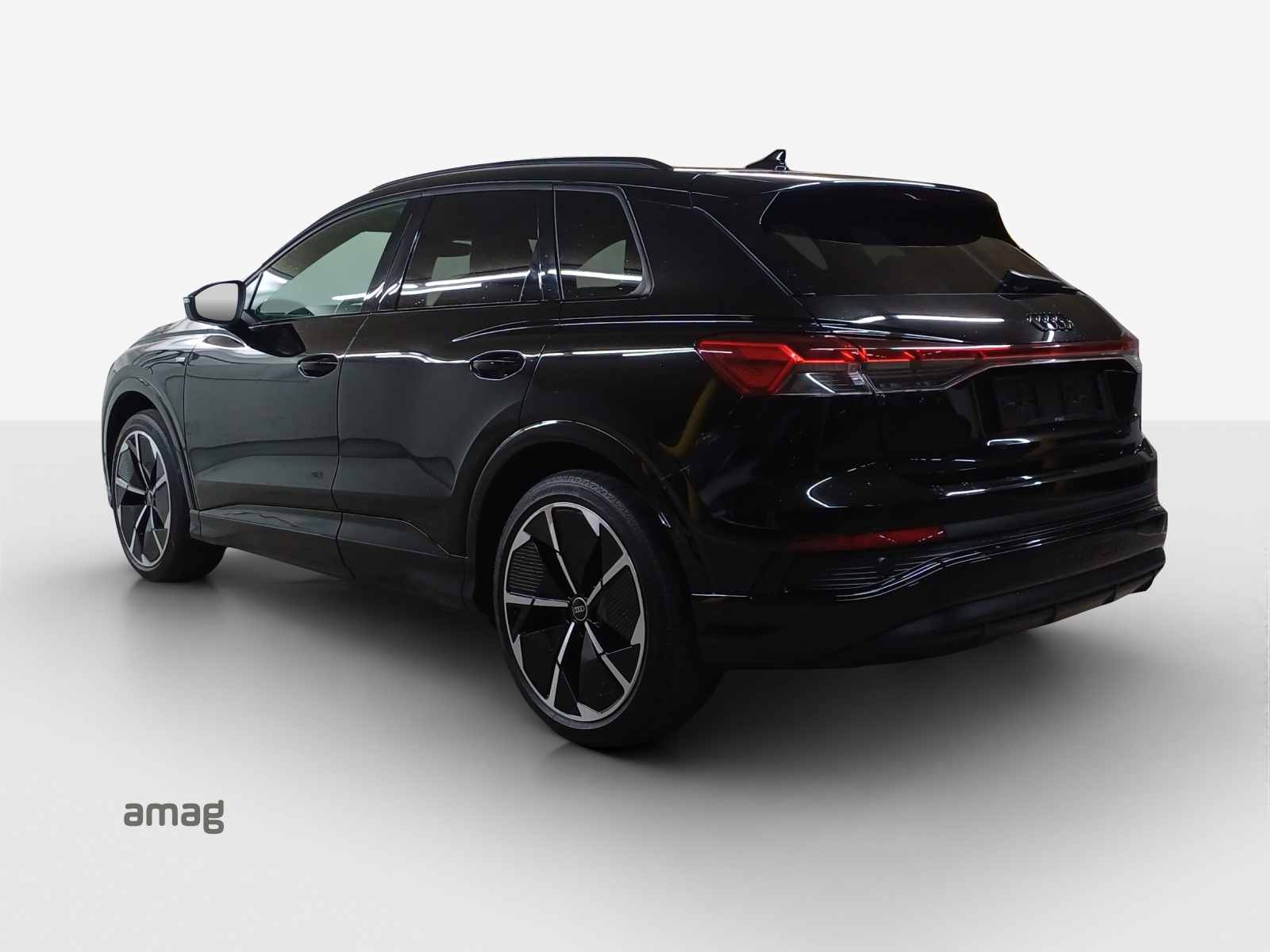 AUDI Q4 e-tron 50 quattro-image-2
