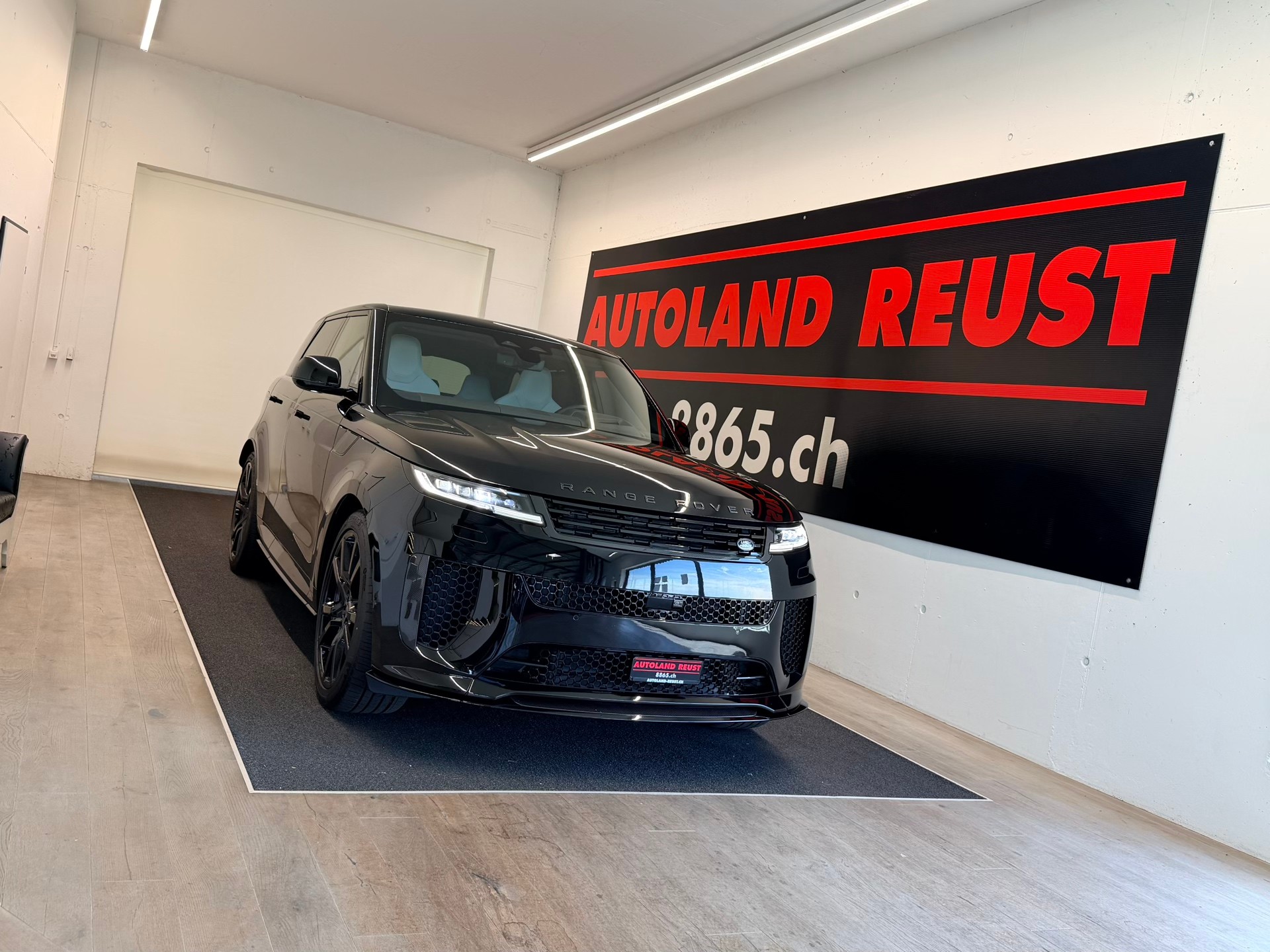 LAND ROVER Range Rover Sport P635 4.4 V8 SV Edition One