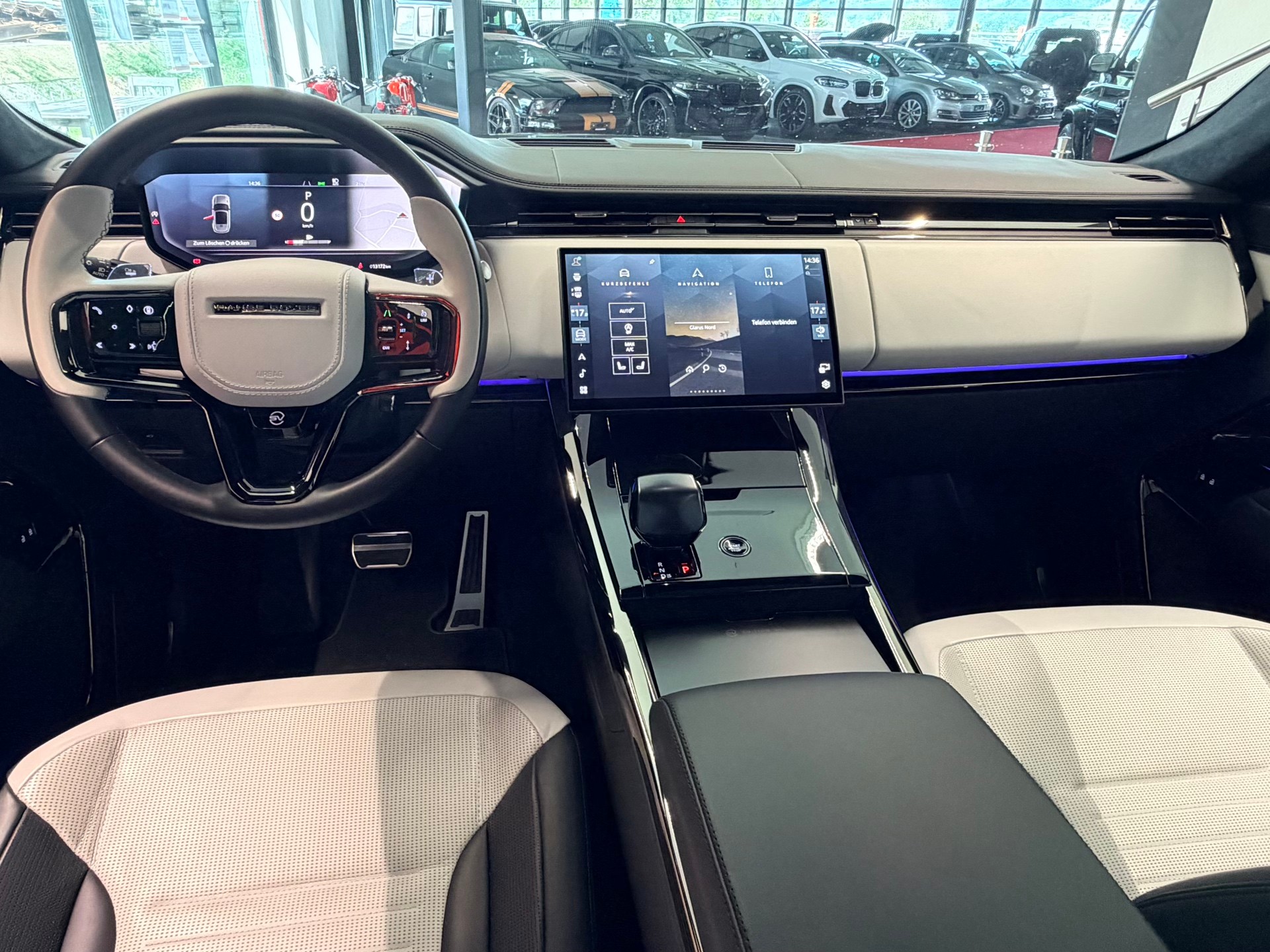 LAND ROVER Range Rover Sport P635 4.4 V8 SV Edition One-image-21