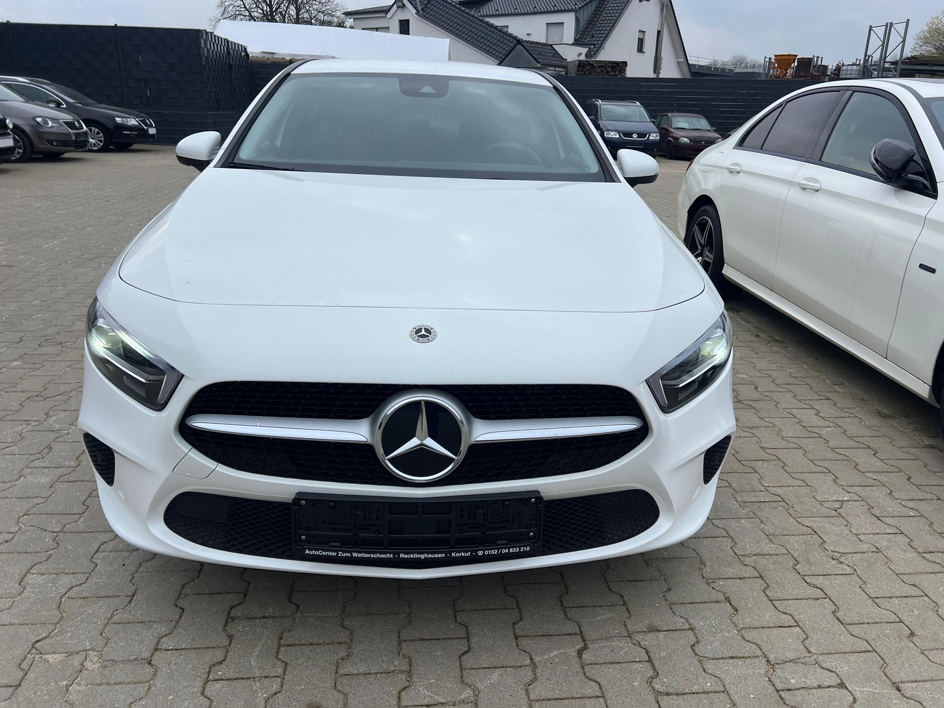 MERCEDES-BENZ A 250e Progressive 8G-DCT-showroom-element-1