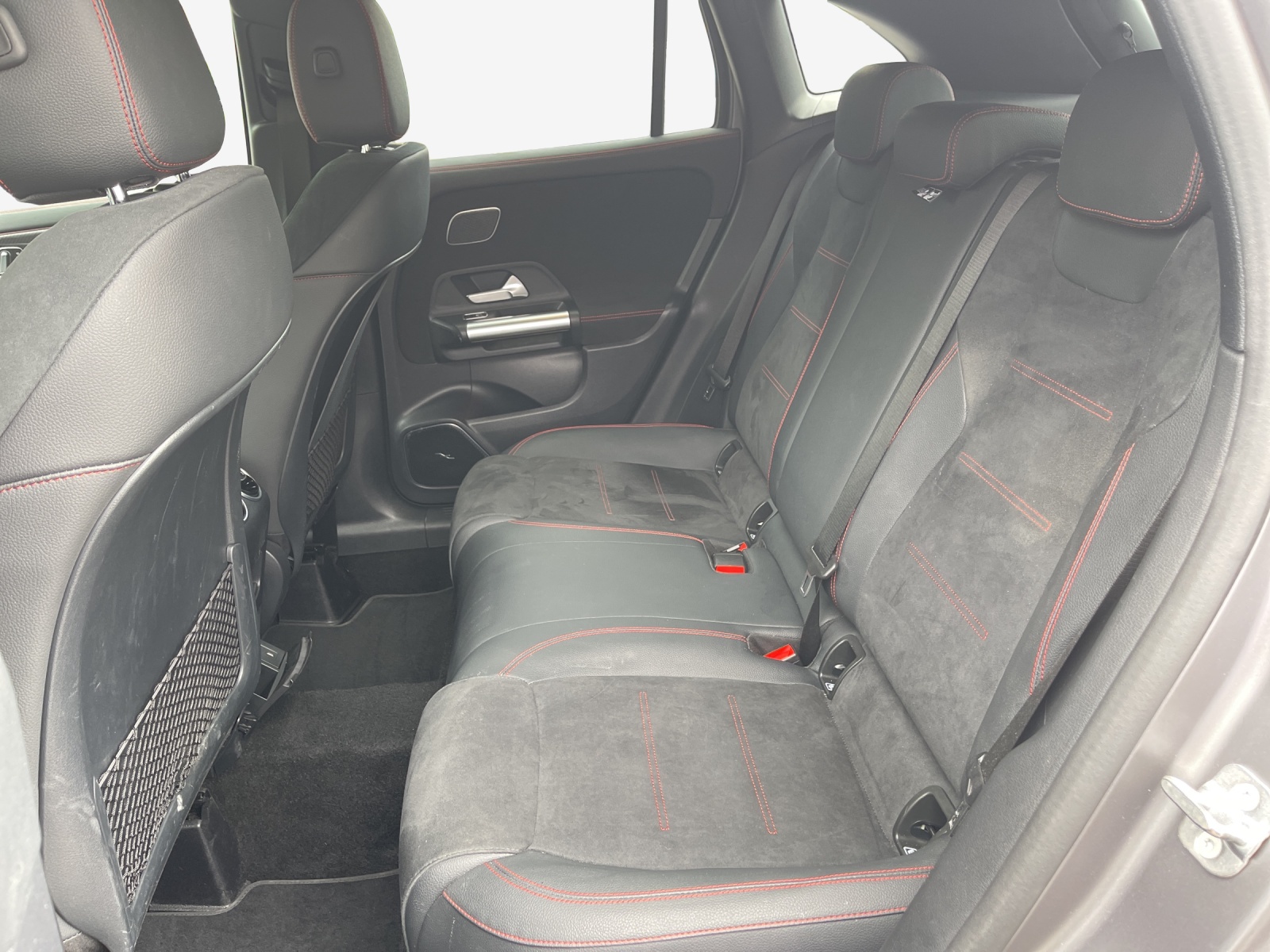 MERCEDES-BENZ GLA 250 e 8G-DCT-image-12