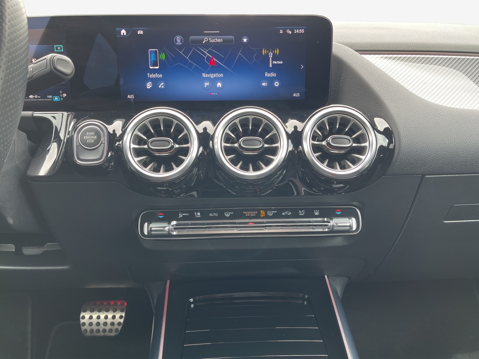 MERCEDES-BENZ GLA 250 e 8G-DCT-image-11