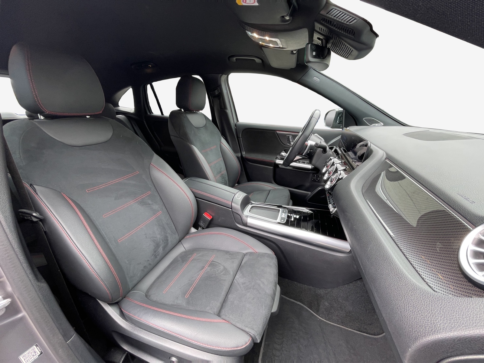MERCEDES-BENZ GLA 250 e 8G-DCT-image-15