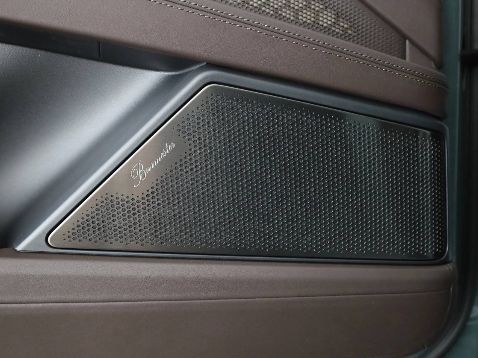 PORSCHE Cayenne Turbo Electric-image-13