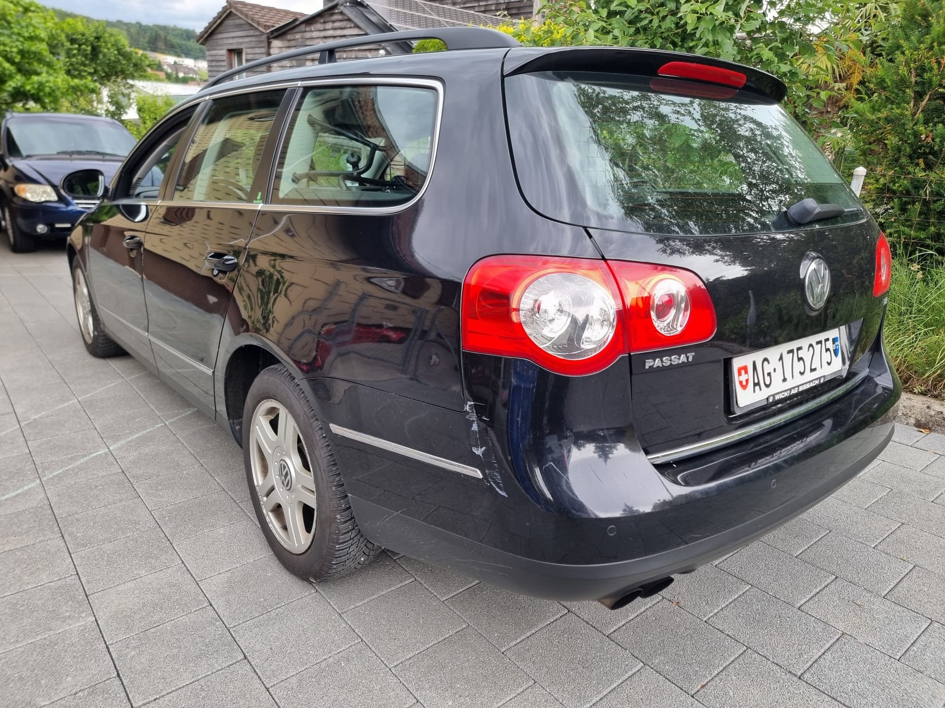 VW Passat Variant 1.8 TSI Sportline Tiptronic-image-2