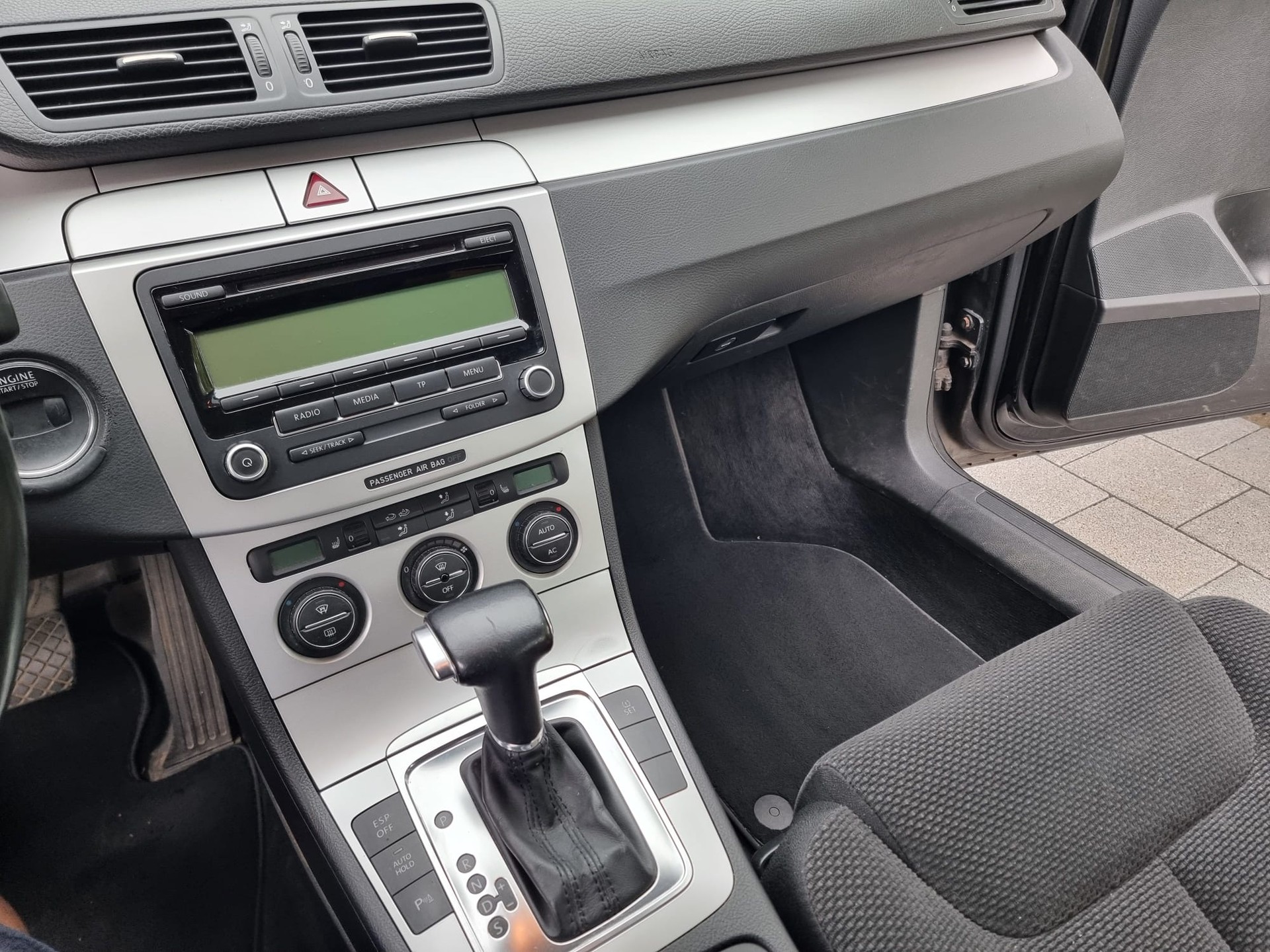 VW Passat Variant 1.8 TSI Sportline Tiptronic-image-5