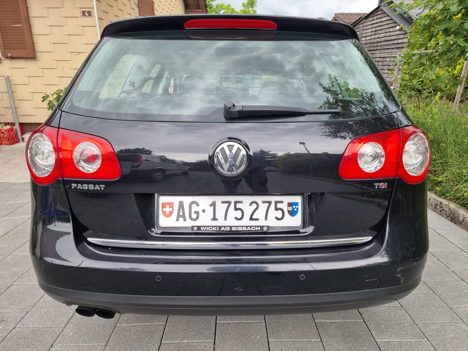 VW Passat Variant 1.8 TSI Sportline Tiptronic-image-3