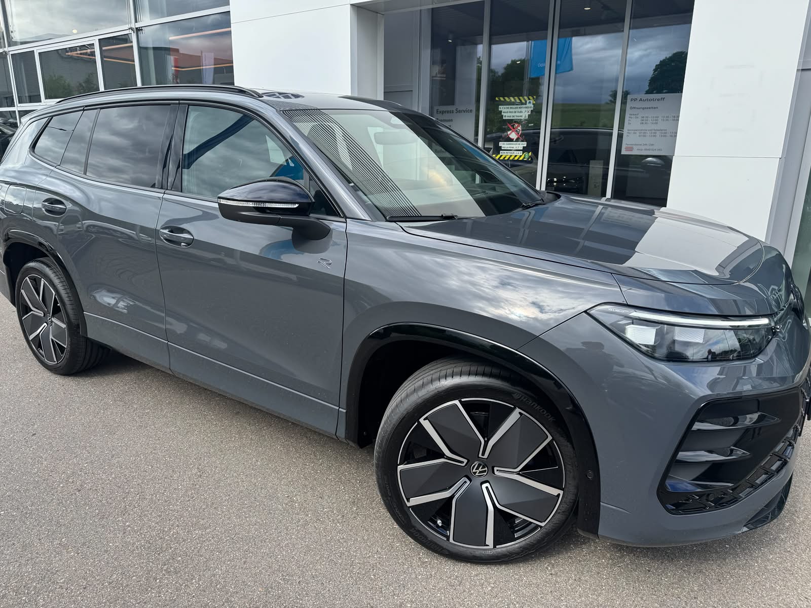 VW Tayron 2.0 TSI R-Line United DSG 4Motion-image-1