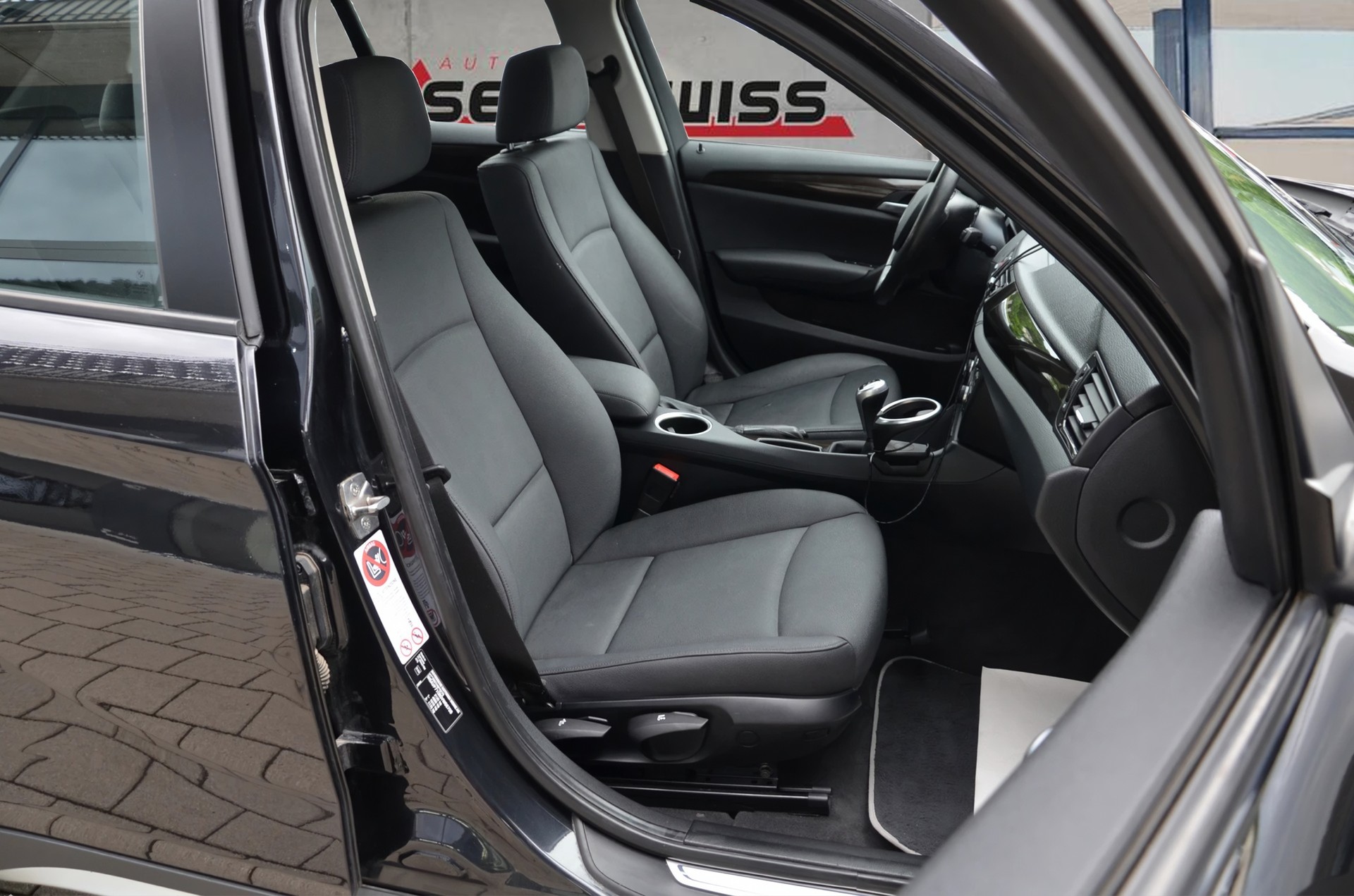 BMW X1 xDrive 18d xLine*Frisch ab MFK,1 Jahr oder 20'000km Garantie*-image-8