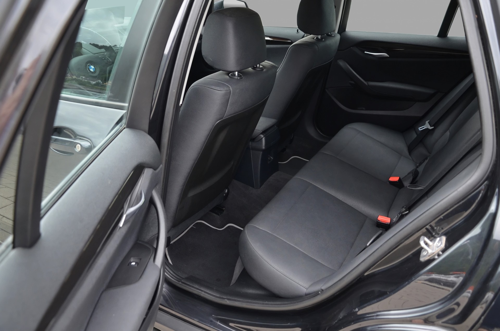 BMW X1 xDrive 18d xLine*Frisch ab MFK,1 Jahr oder 20'000km Garantie*-image-9