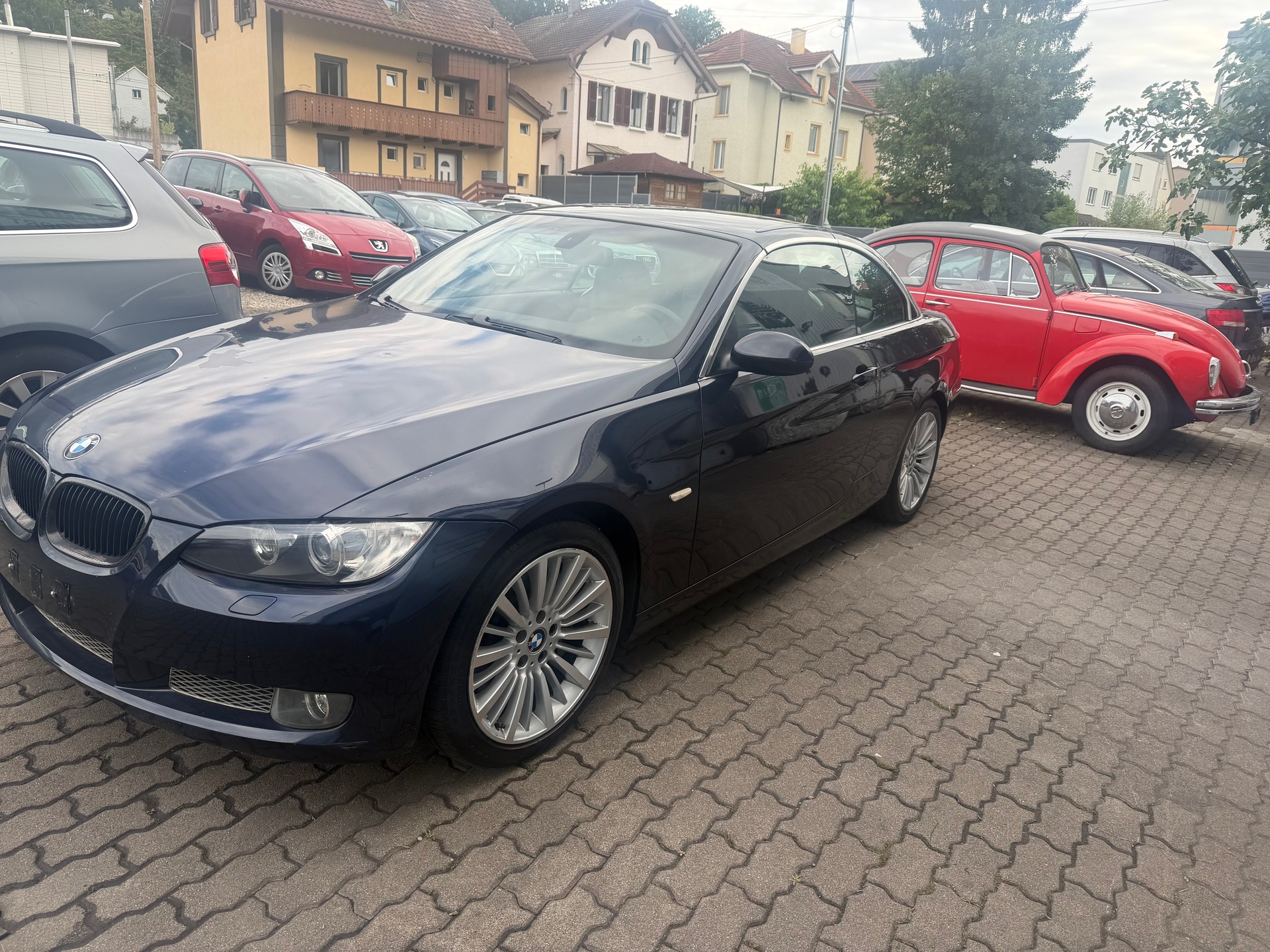 BMW 335i Cabriolet-image-1