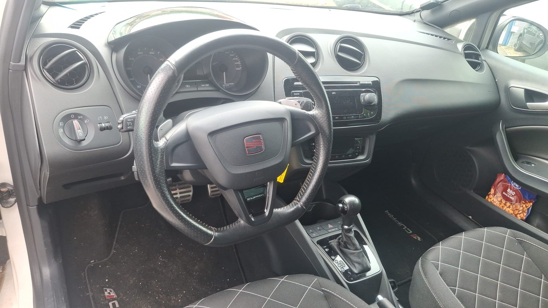 SEAT Ibiza SC 1.4 TSI Cupra DSG-image-7