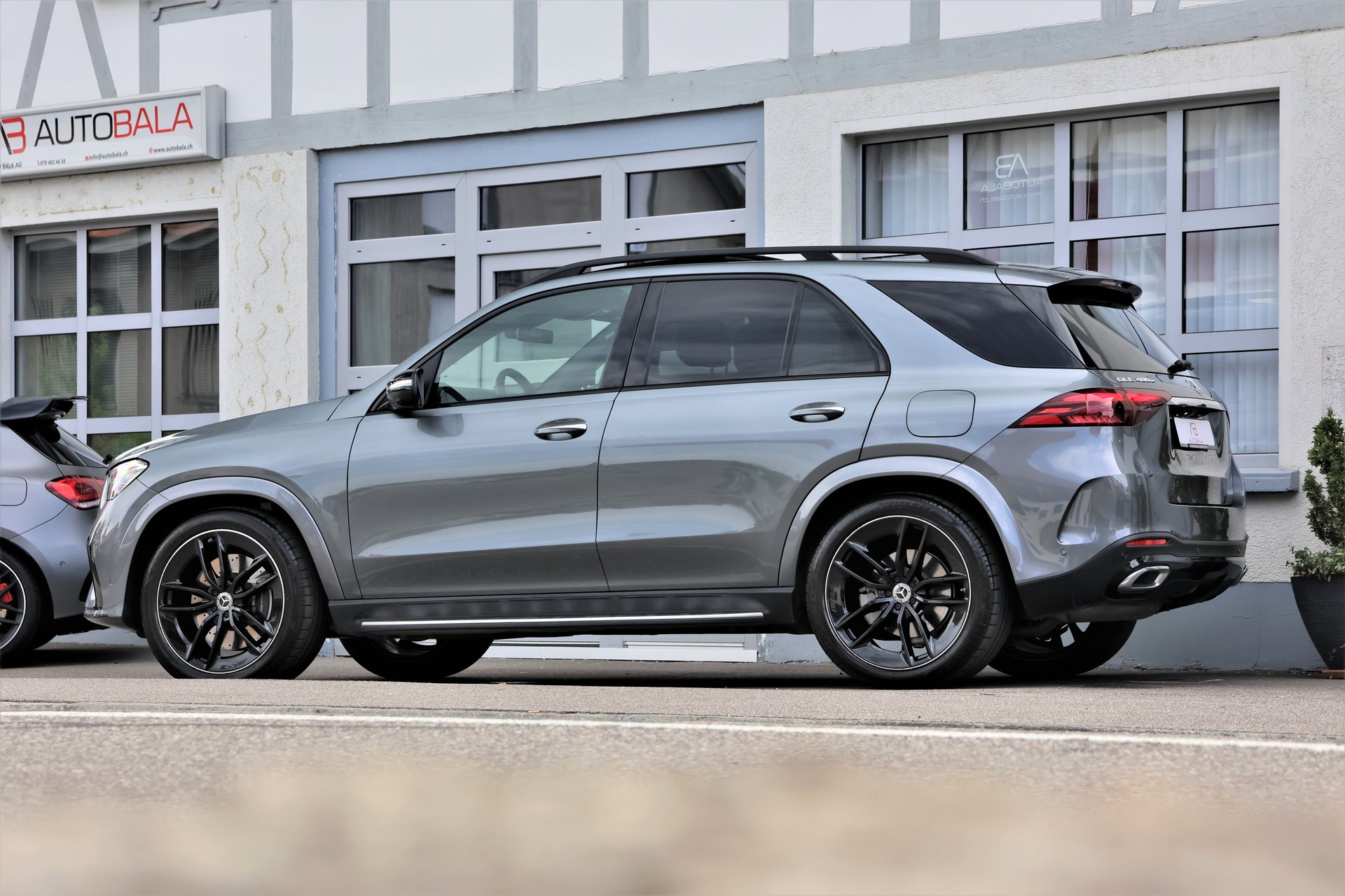 MERCEDES-BENZ GLE 400 e 4Matic 9G-Tronic AMG-Line (CH) + 3.5T AHK-image-3