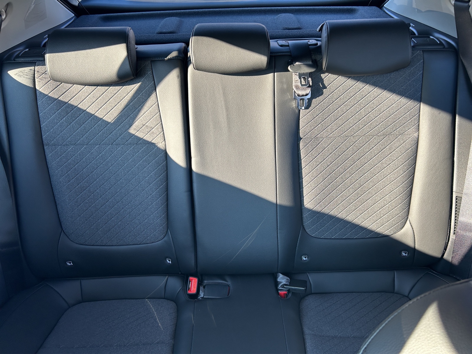 KIA Stonic 1.0 T-GDi MHEV GT-Line-image-8