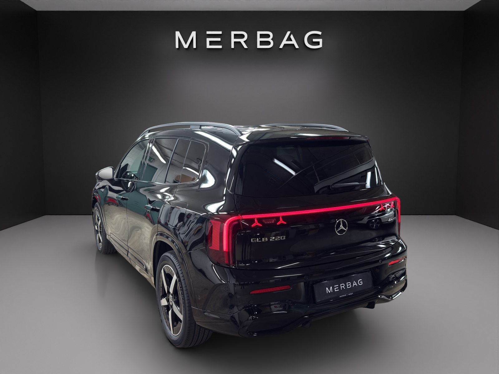 MERCEDES-BENZ GLB 220 4Matic 8G-Tronic-image-2