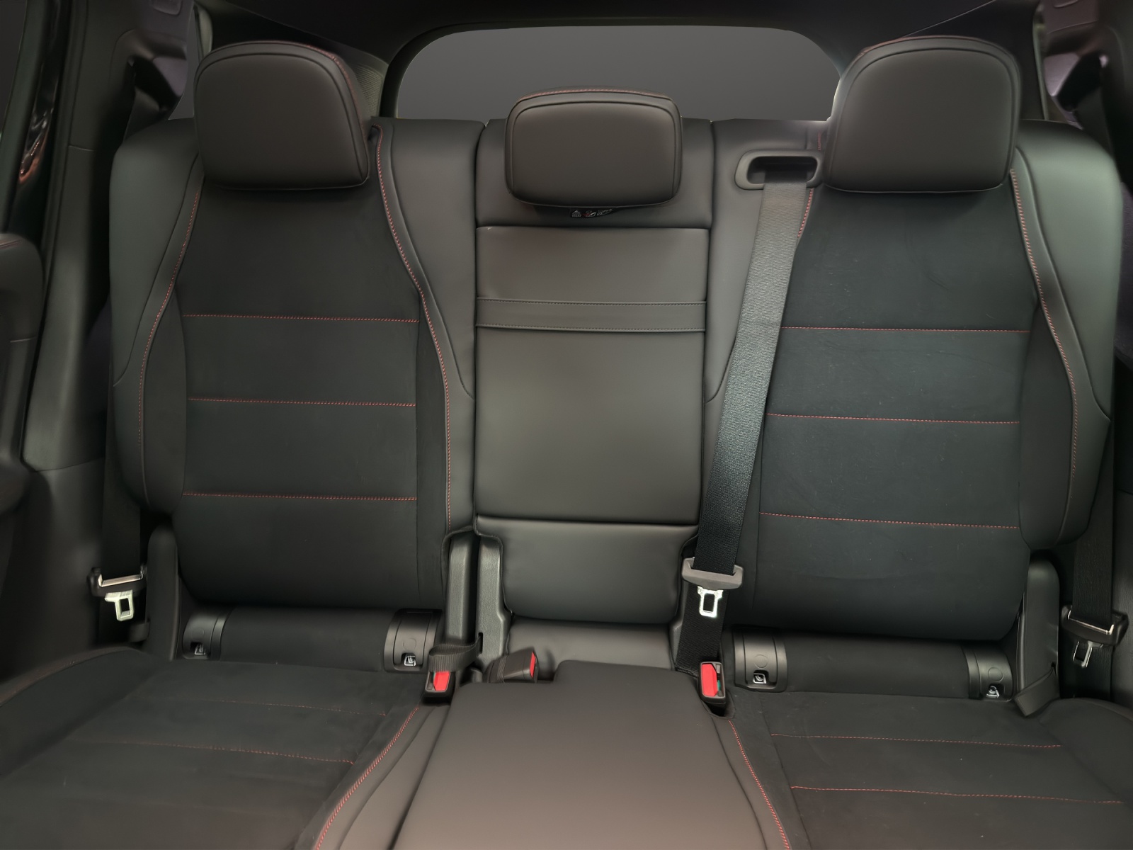 MERCEDES-BENZ GLB 220 4Matic 8G-Tronic-image-14