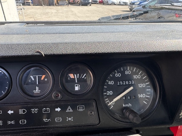 LAND ROVER Defender 90 SW 2.5 TDi-image-4