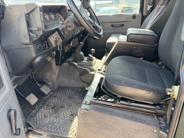 LAND ROVER Defender 90 SW 2.5 TDi-image-3