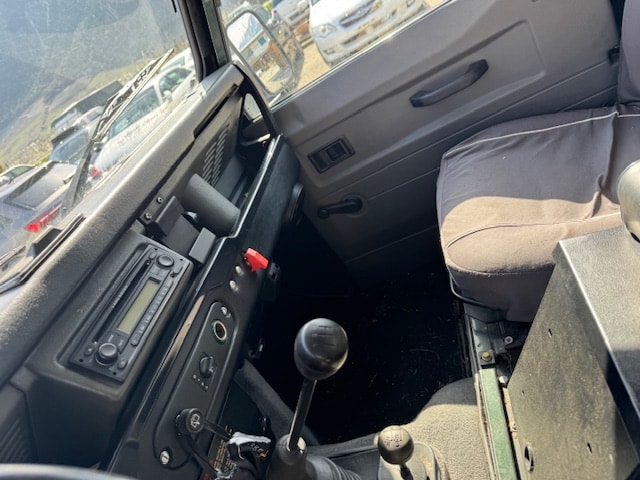 LAND ROVER Defender 90 SW 2.5 TDi-image-5