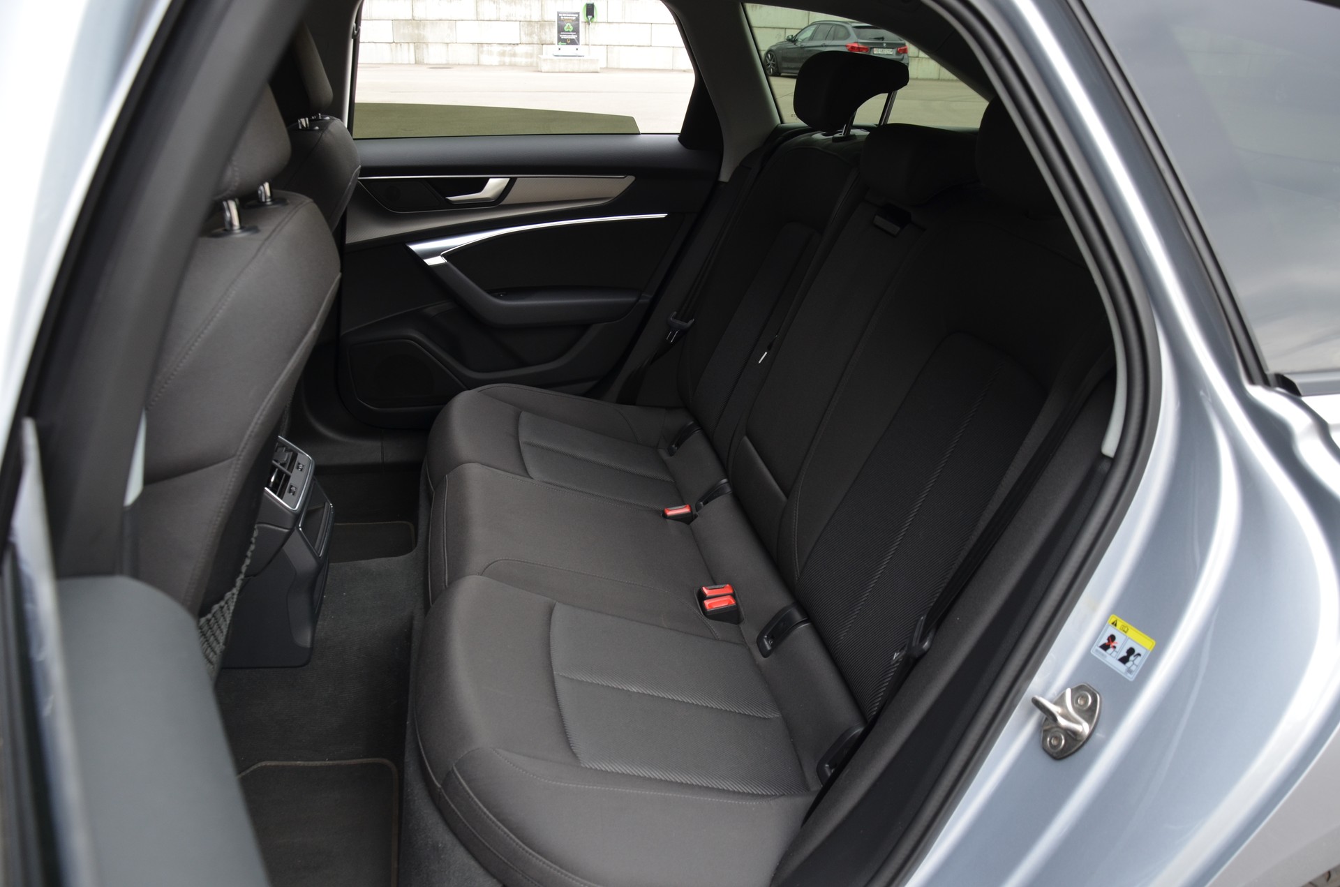 AUDI A6 Avant 40 TDI advanced quattro S-tronic-image-10