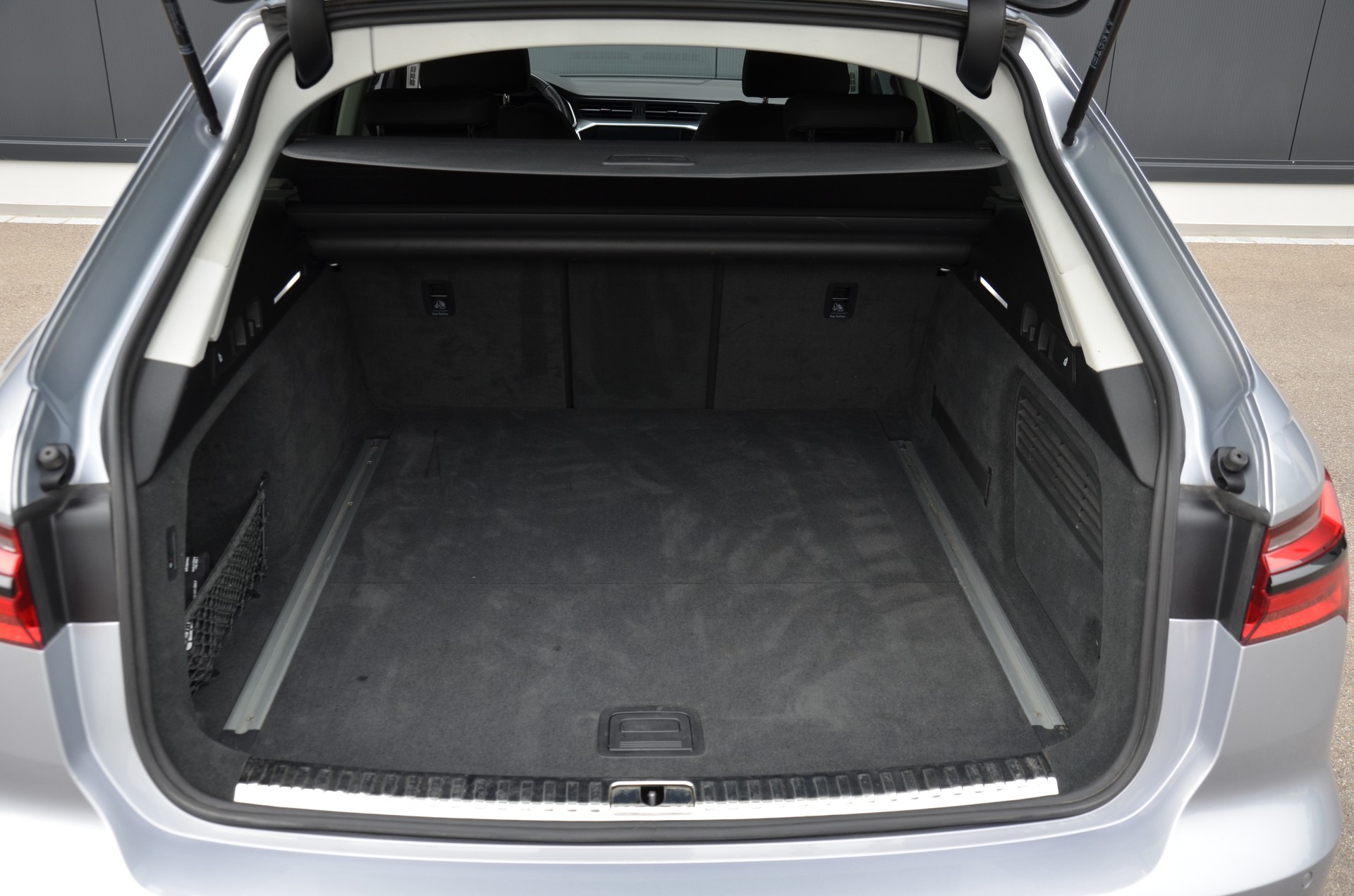 AUDI A6 Avant 40 TDI advanced quattro S-tronic-image-8