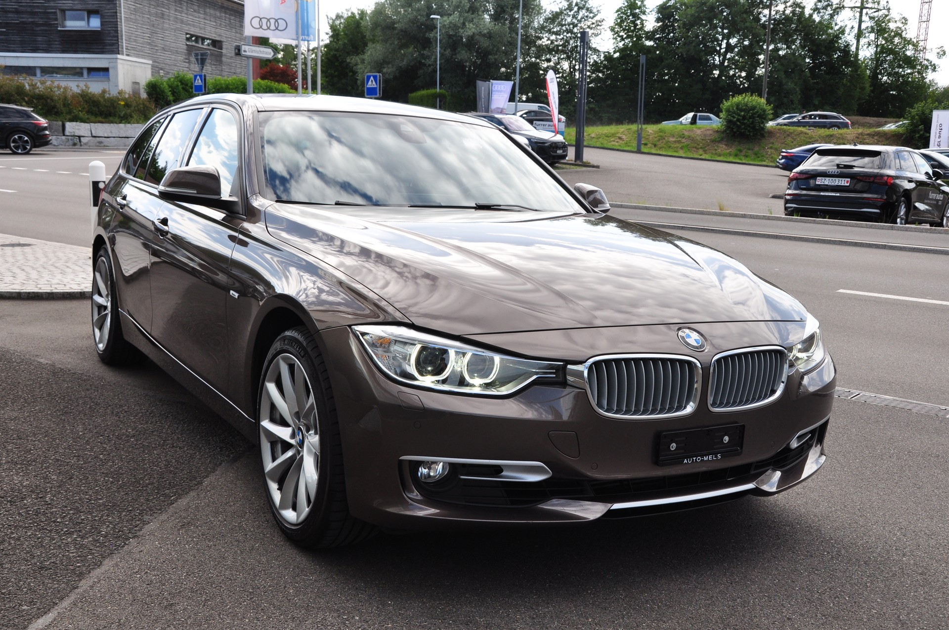 BMW 330d xDrive Touring Modern Line Steptronic-image-7