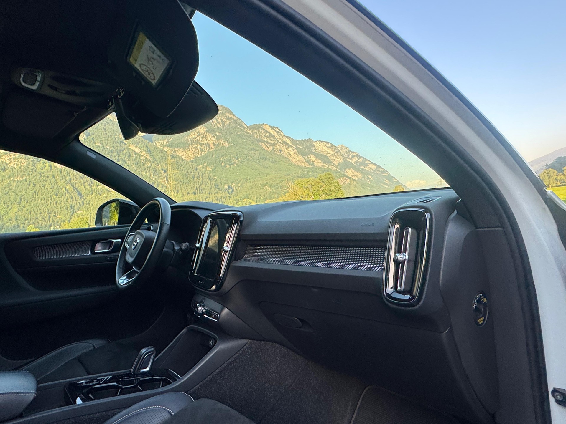 VOLVO XC40 T5 TwE R-Design Expression DCT-image-14