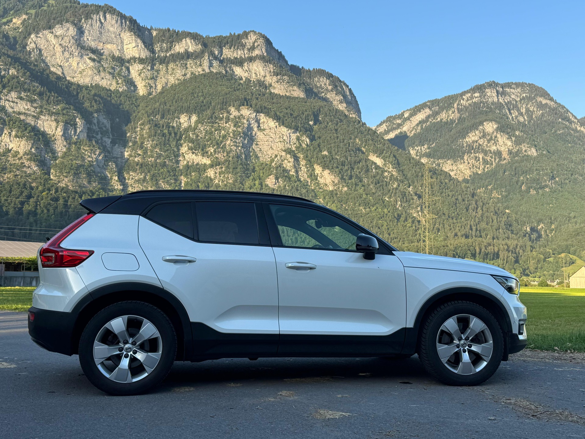 VOLVO XC40 T5 TwE R-Design Expression DCT-image-3
