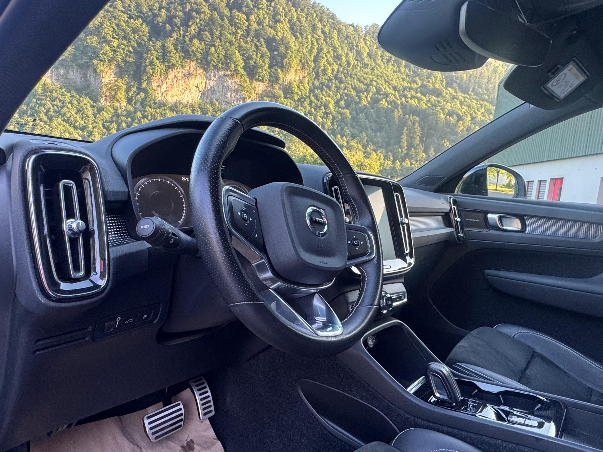 VOLVO XC40 T5 TwE R-Design Expression DCT-image-18