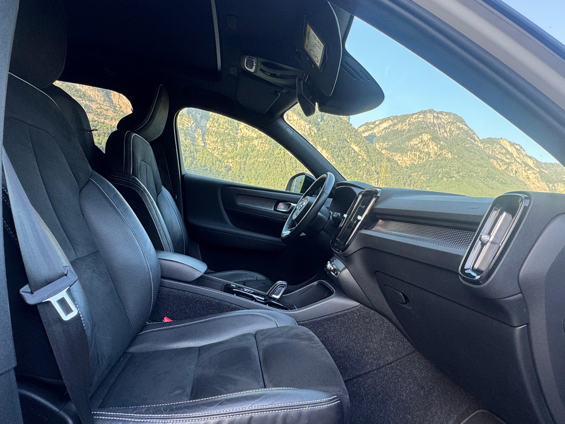 VOLVO XC40 T5 TwE R-Design Expression DCT-image-15