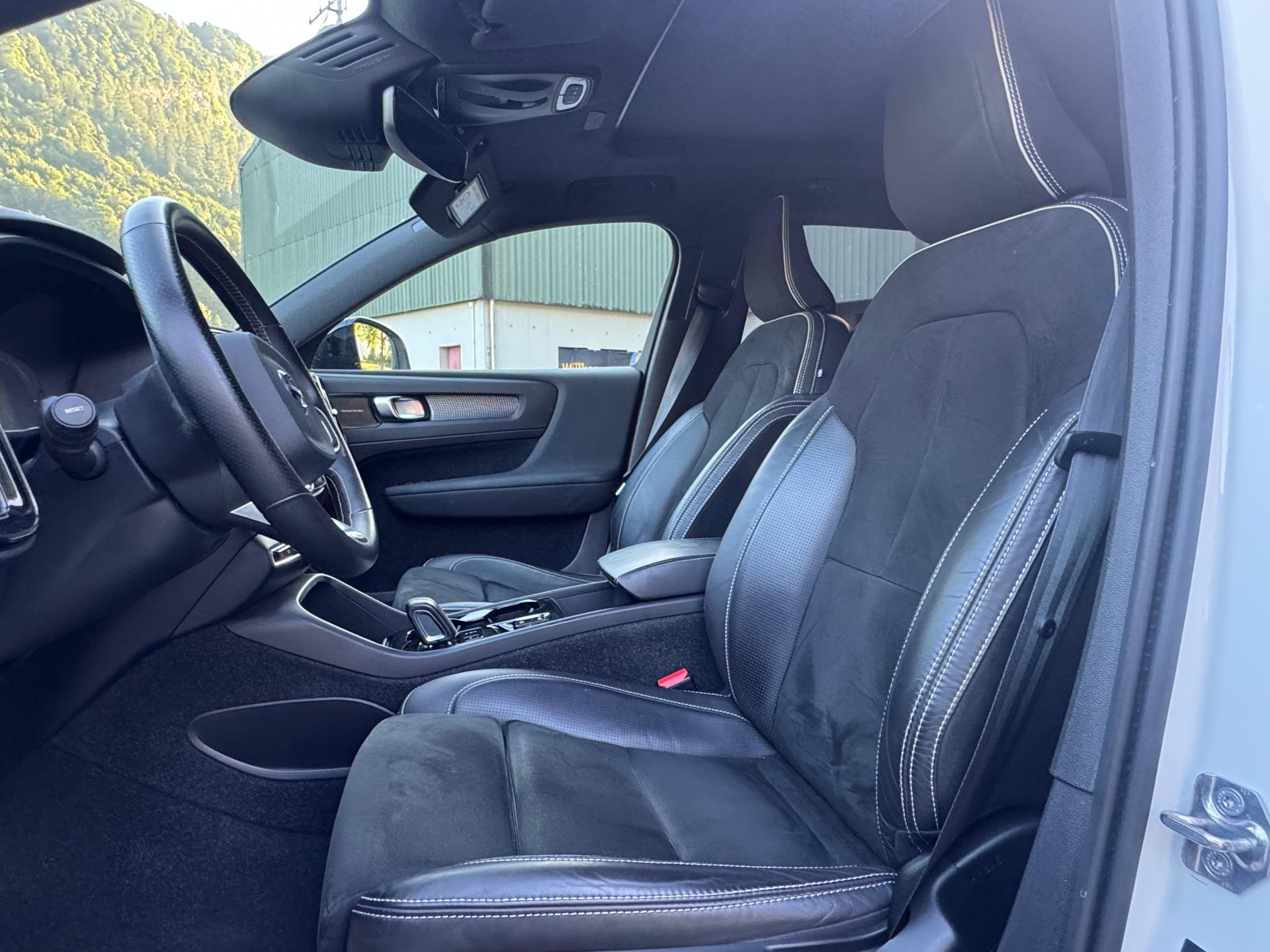 VOLVO XC40 T5 TwE R-Design Expression DCT-image-19