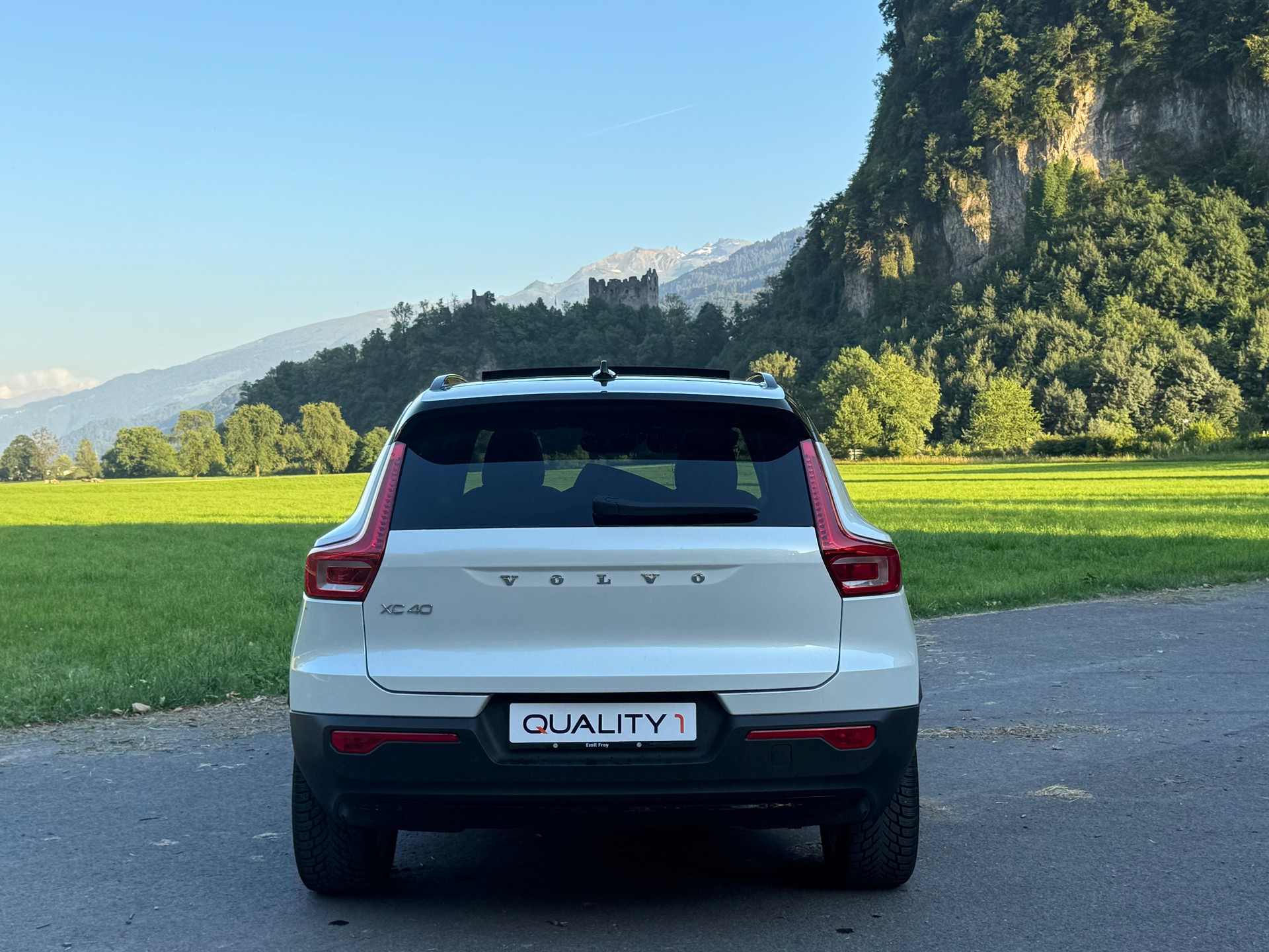 VOLVO XC40 T5 TwE R-Design Expression DCT-image-8
