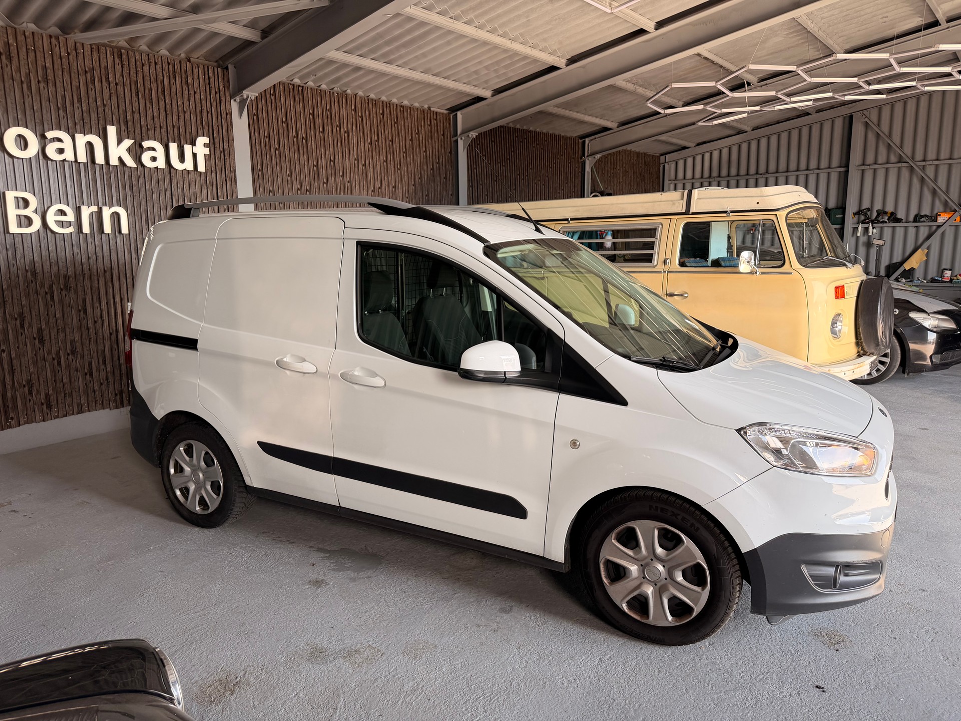 FORD Transit Courier Van 1.0 EcoBoost Trend-image-3