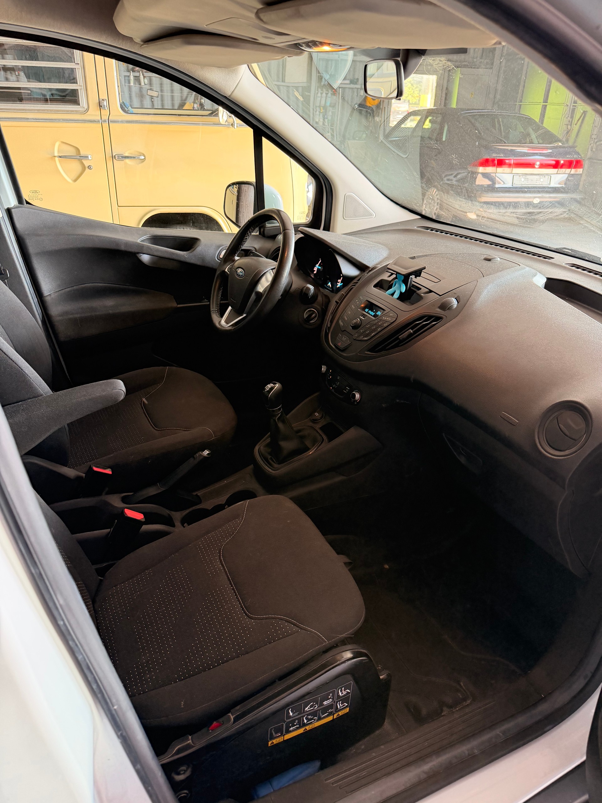 FORD Transit Courier Van 1.0 EcoBoost Trend-image-4