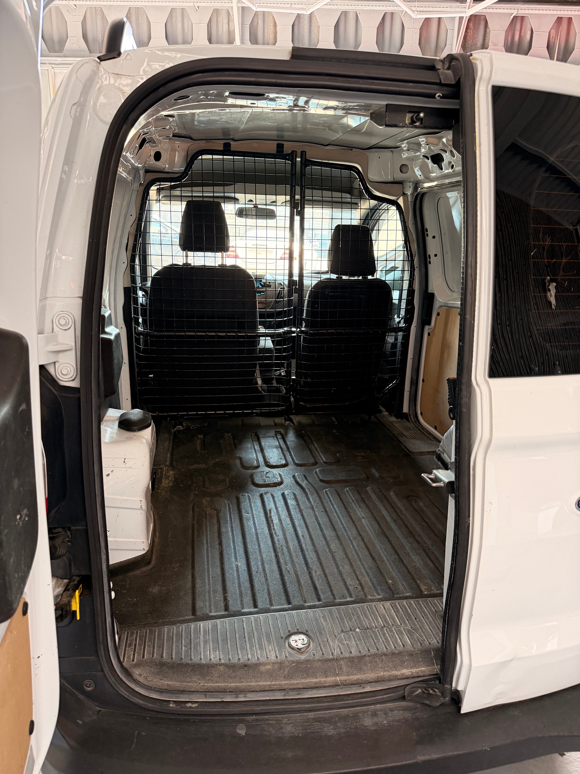 FORD Transit Courier Van 1.0 EcoBoost Trend-image-5